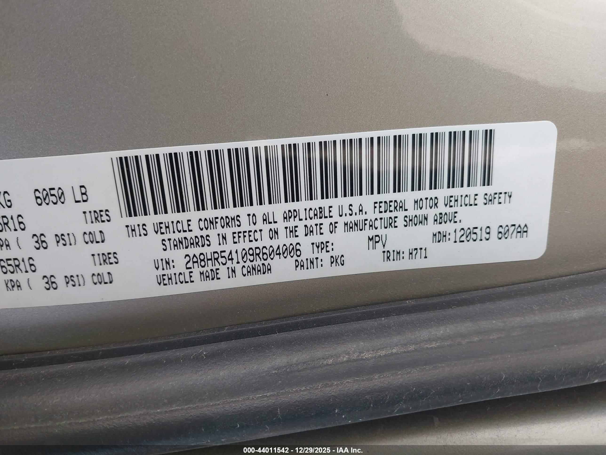 CHRYSLER TOWN image 9