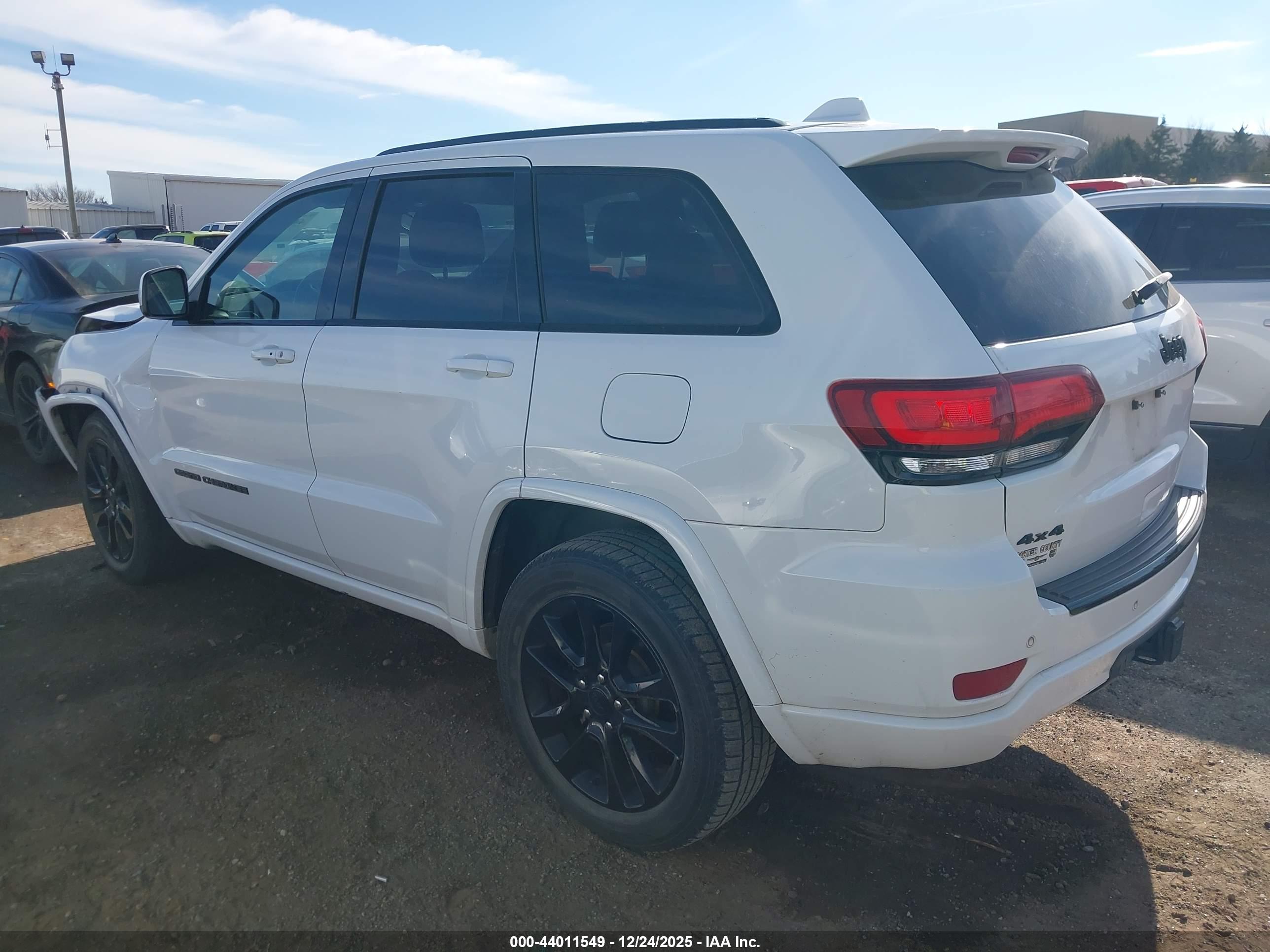 JEEP GRAND image 3