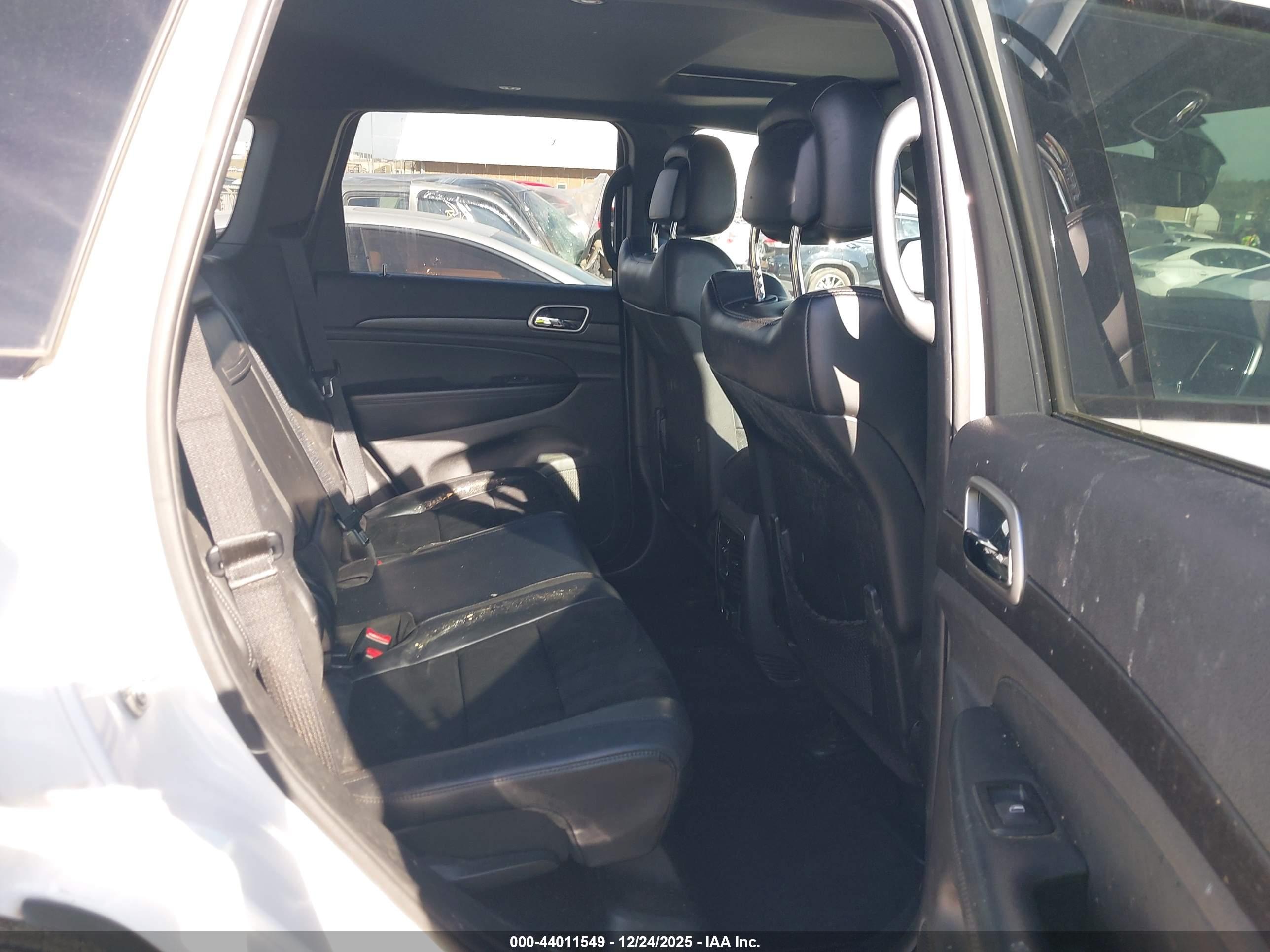 JEEP GRAND image 8