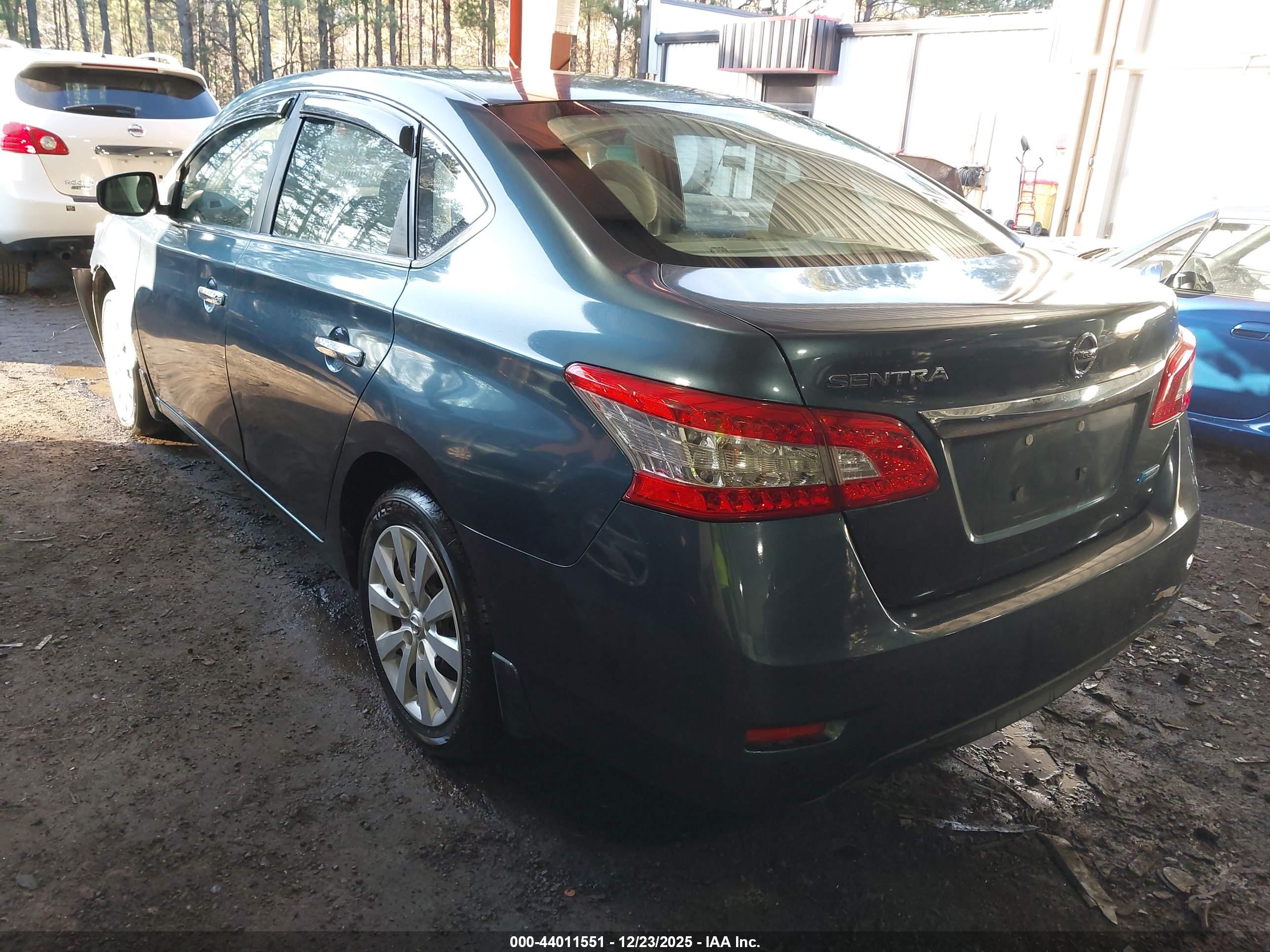 NISSAN SENTRA image 3