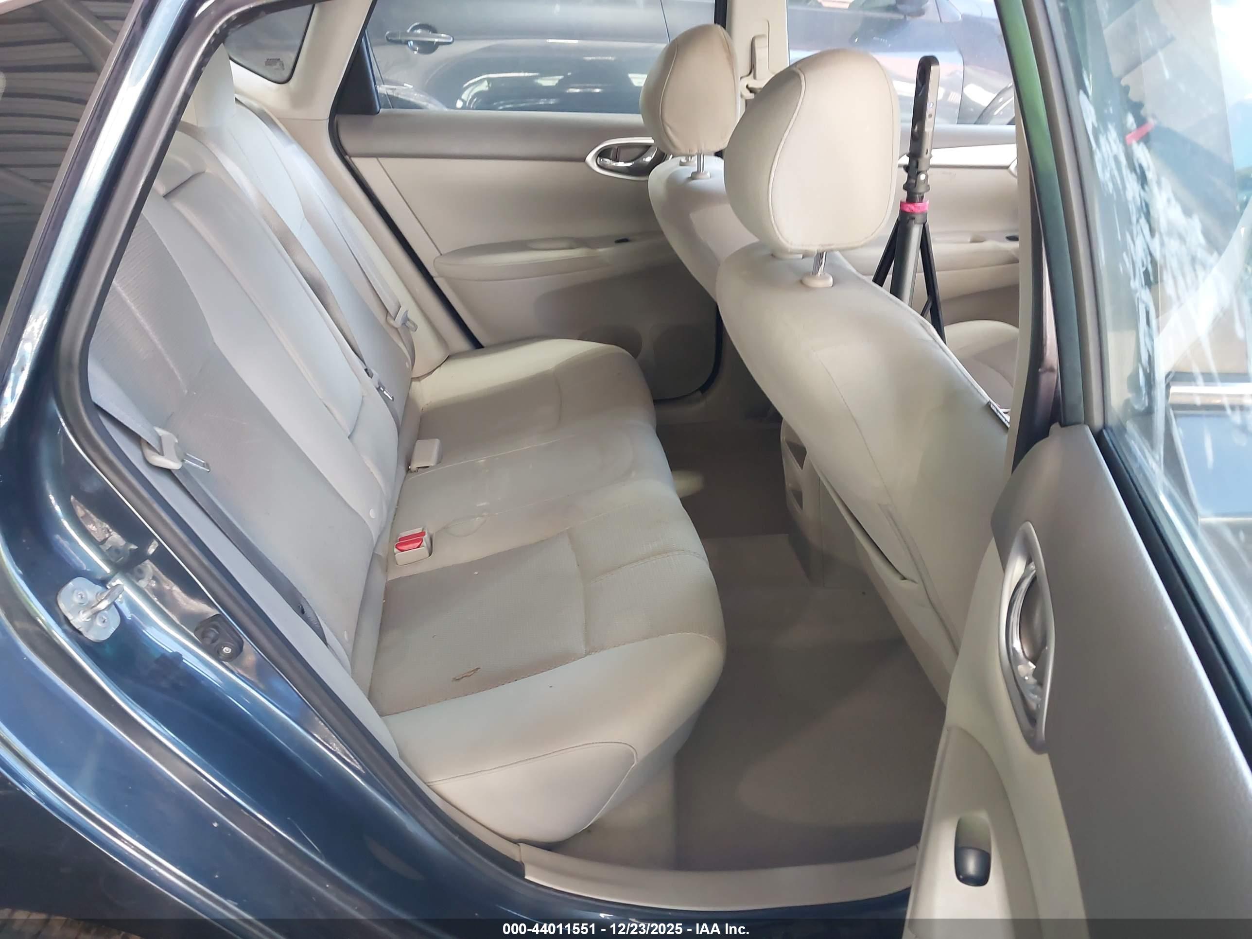NISSAN SENTRA image 8