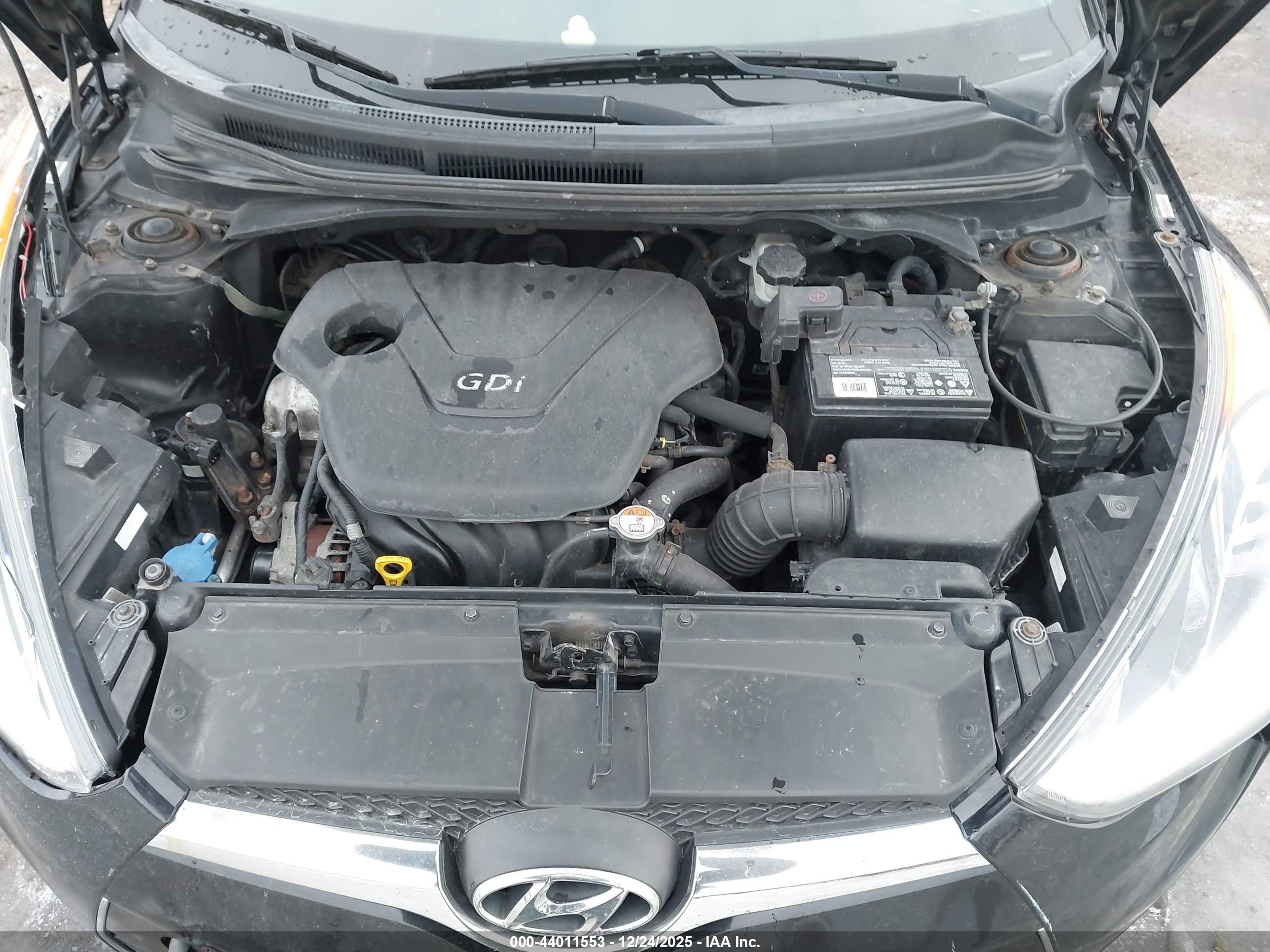 HYUNDAI VELOSTER image 10
