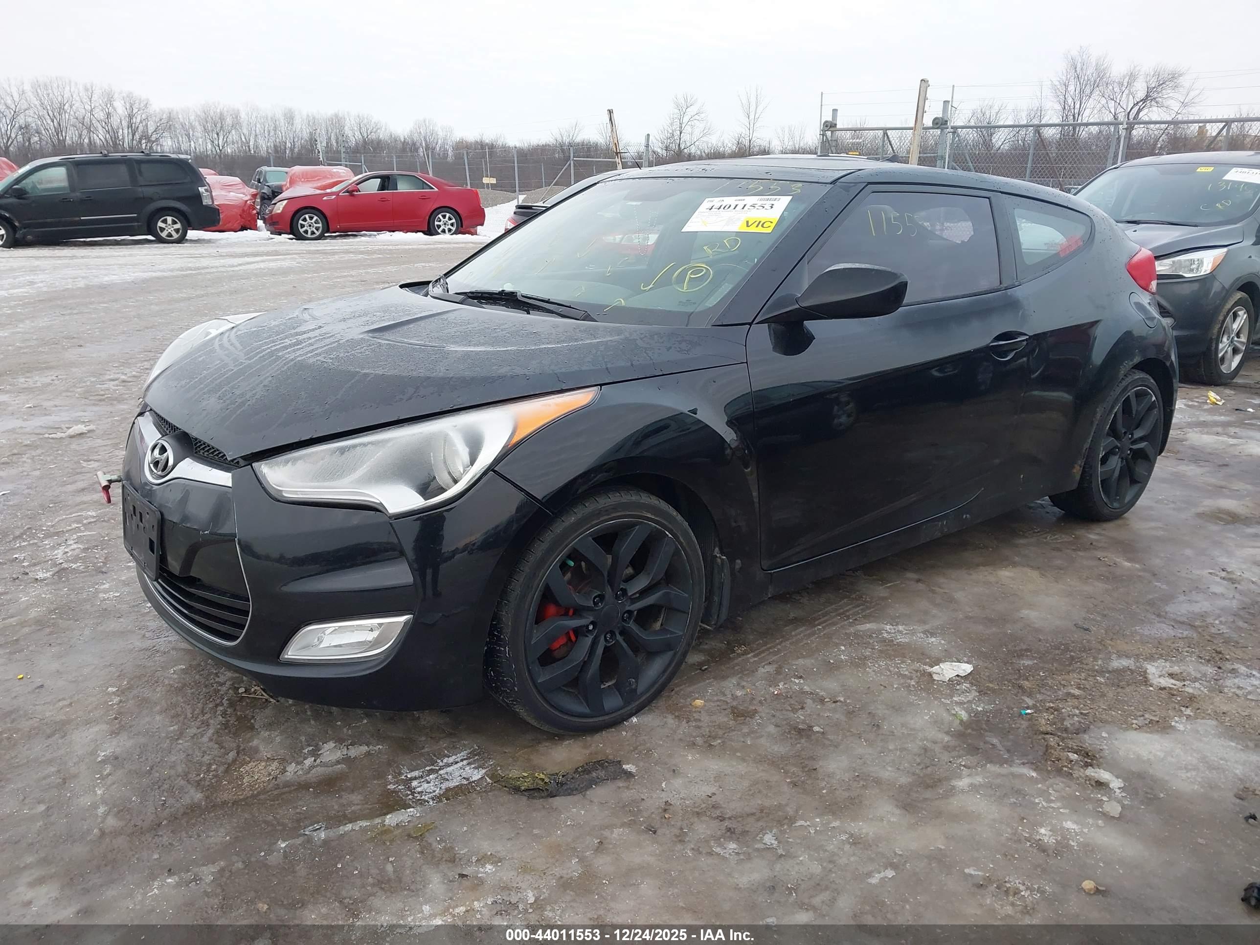 HYUNDAI VELOSTER image 2