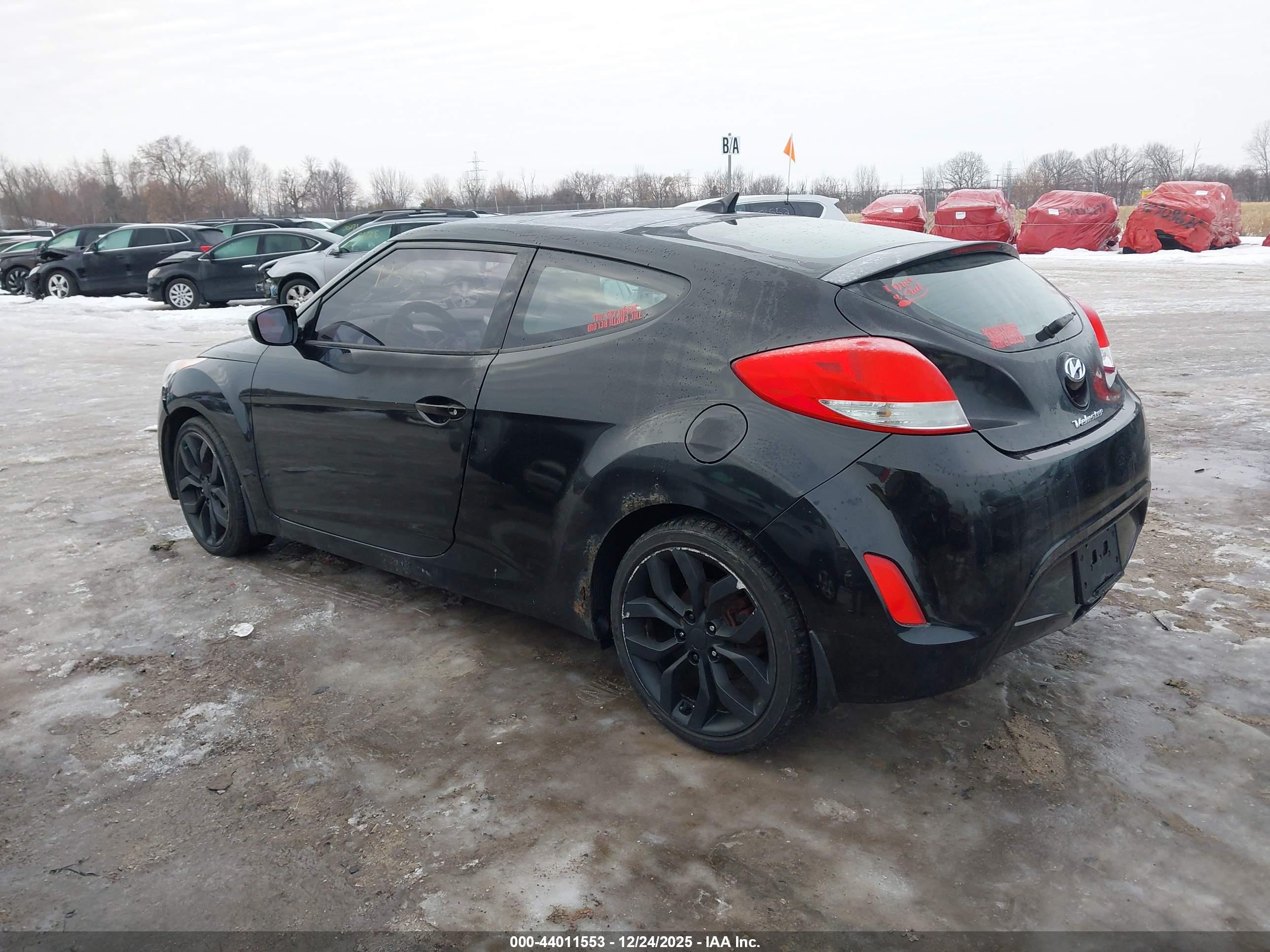HYUNDAI VELOSTER image 3