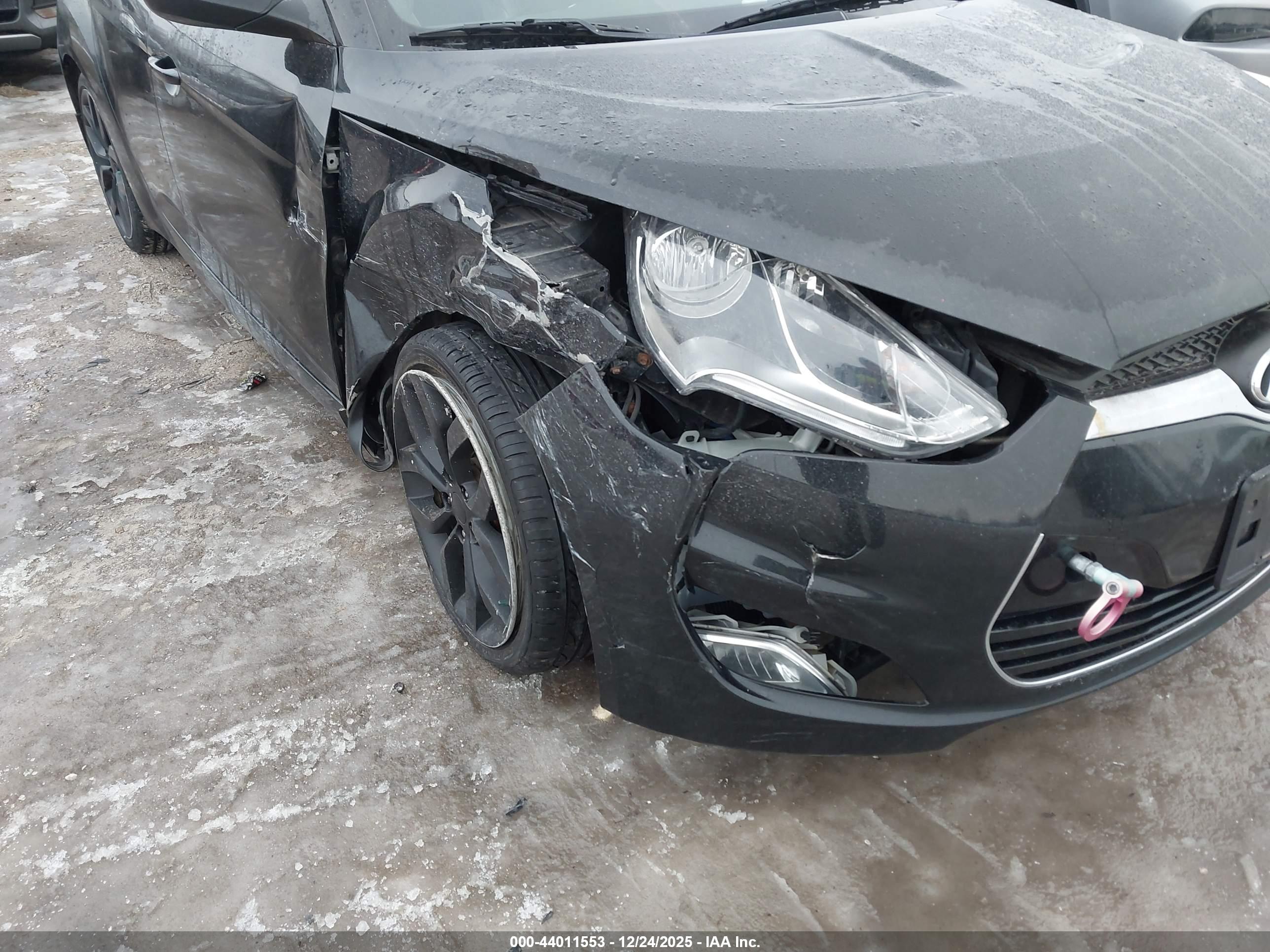 HYUNDAI VELOSTER image 6