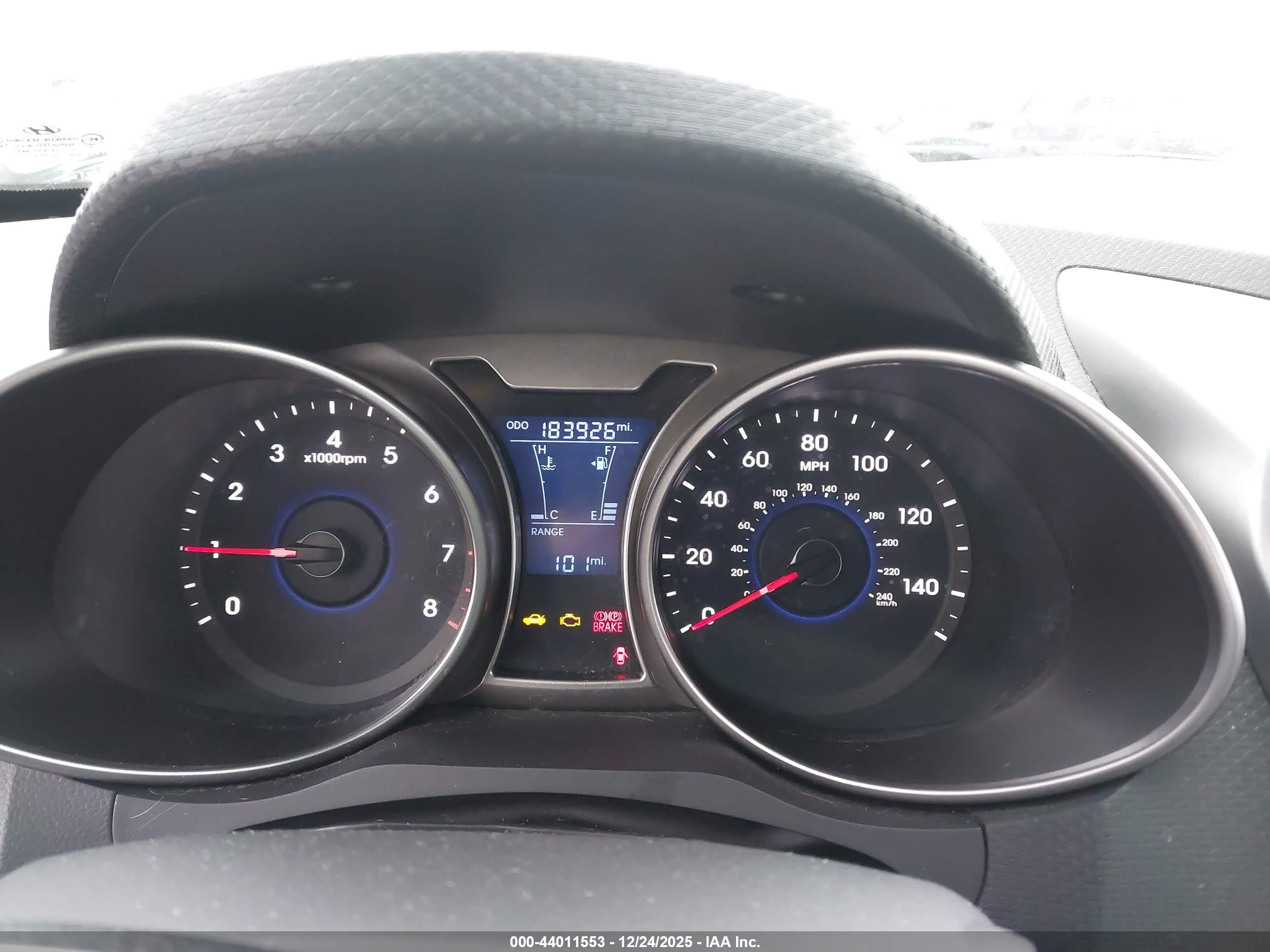 HYUNDAI VELOSTER image 7
