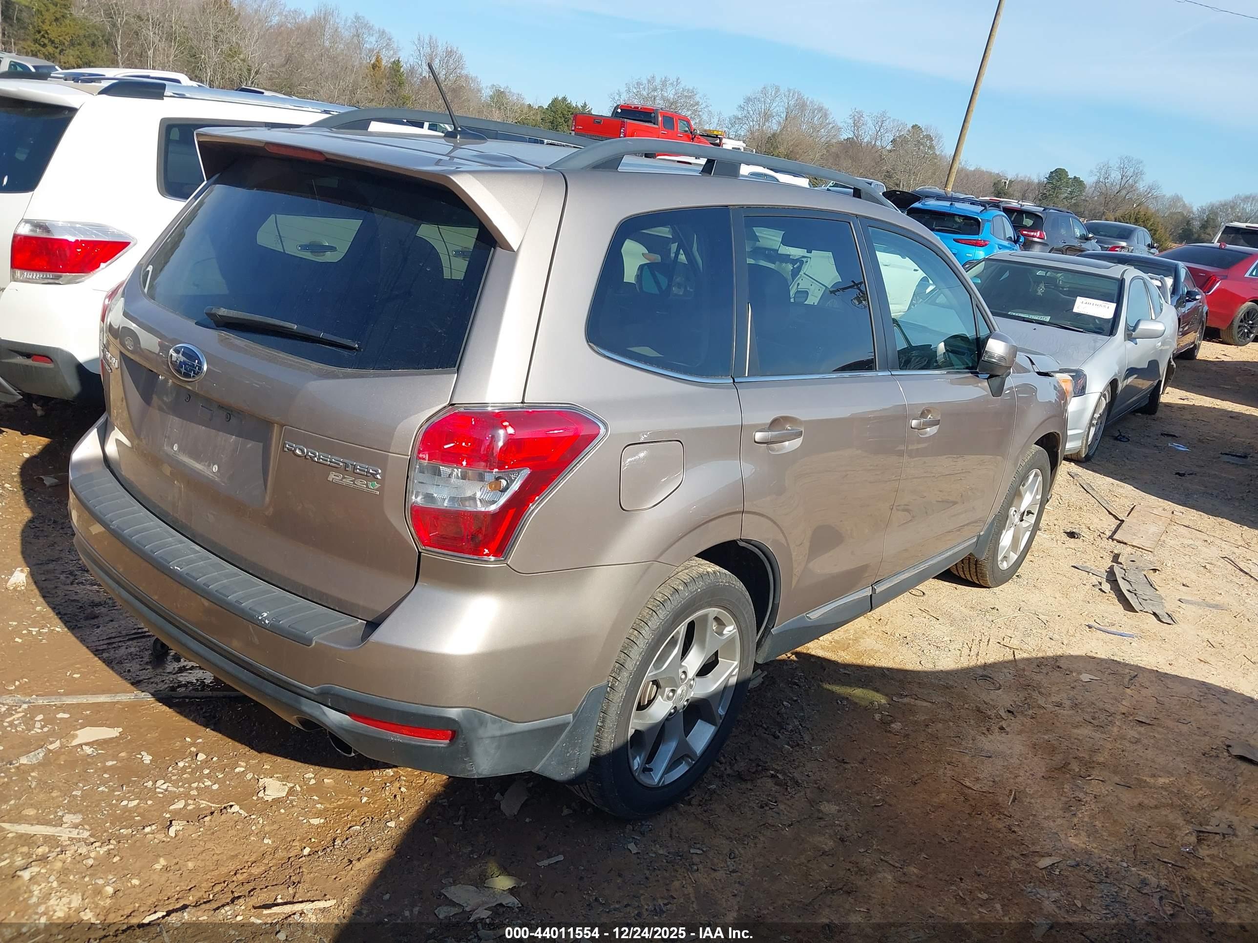 SUBARU FORESTER image 4