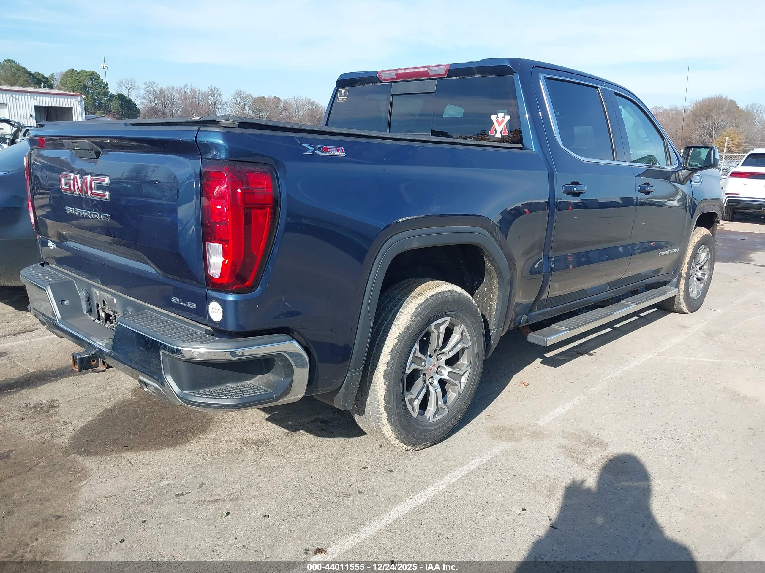 GMC SIERRA image 4