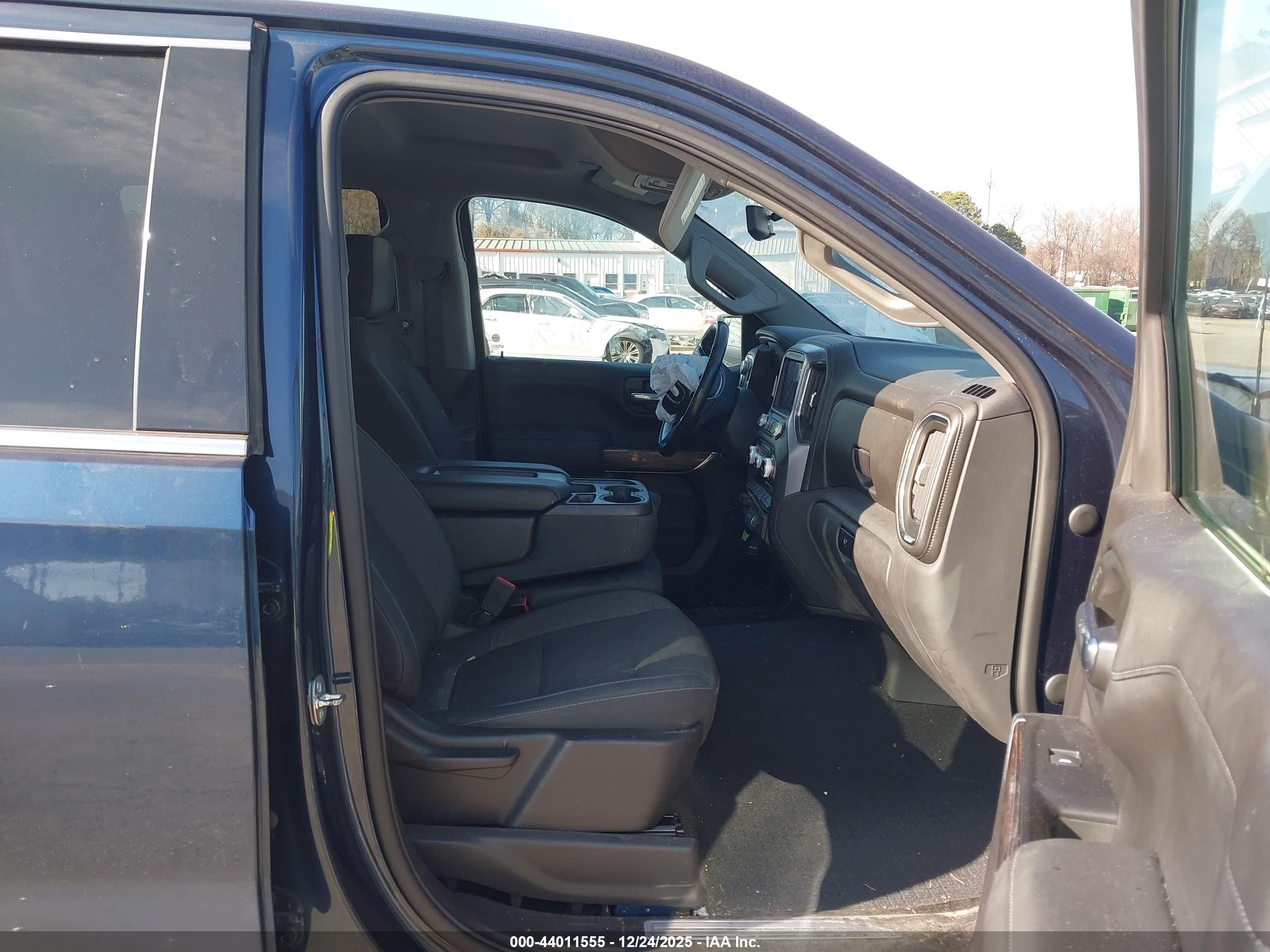 GMC SIERRA image 5