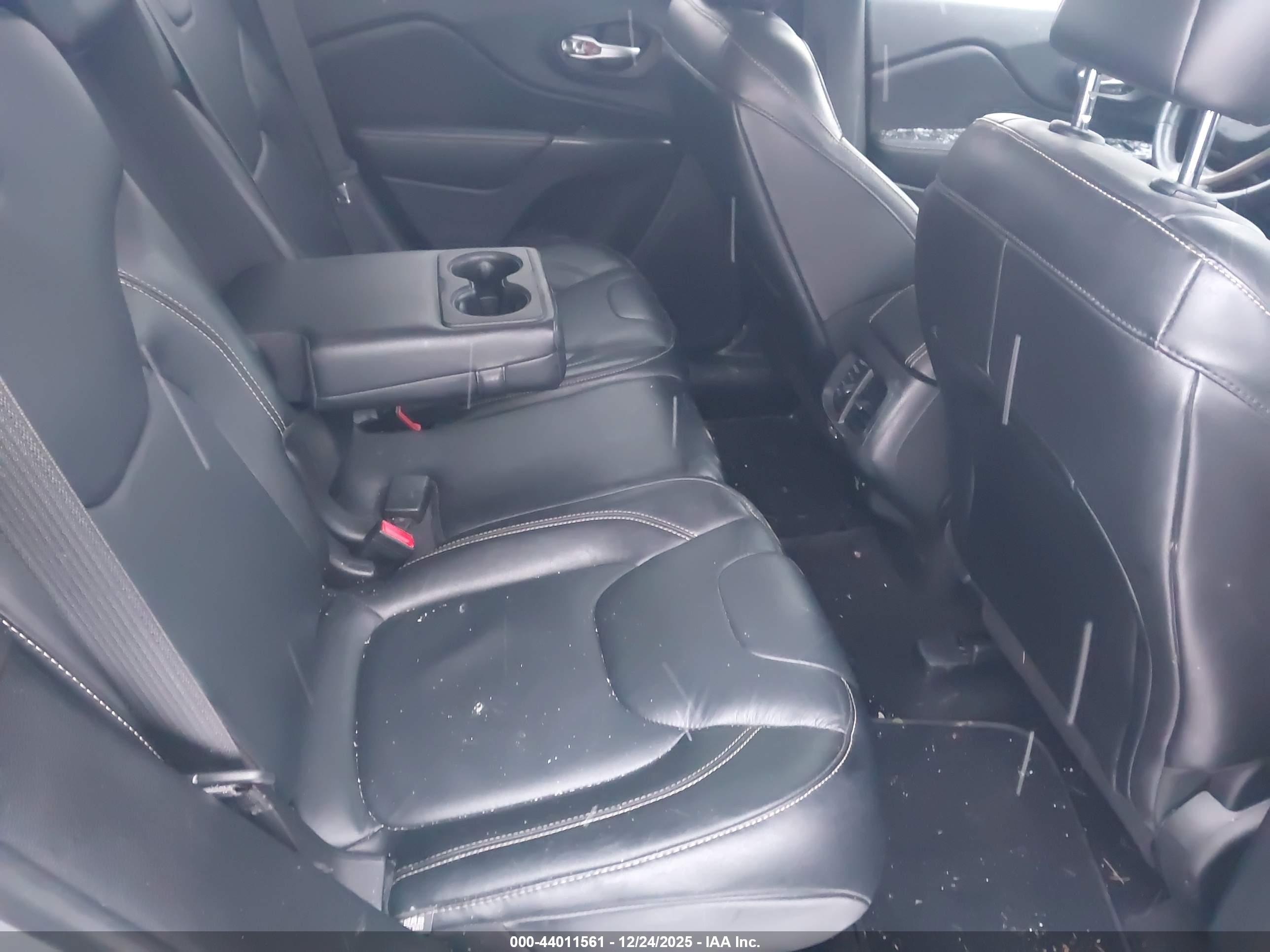 JEEP CHEROKEE image 8