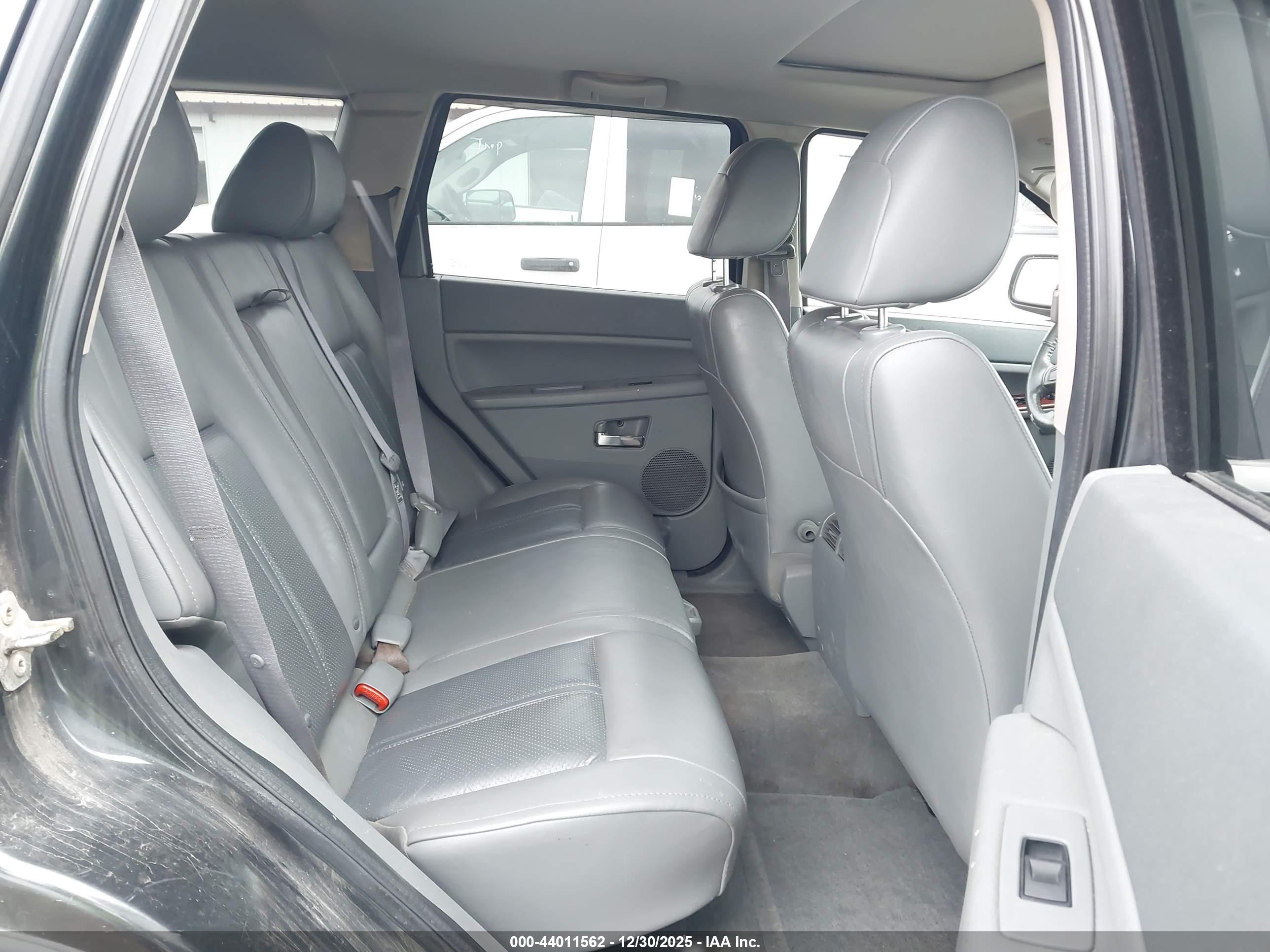 JEEP GRAND image 8