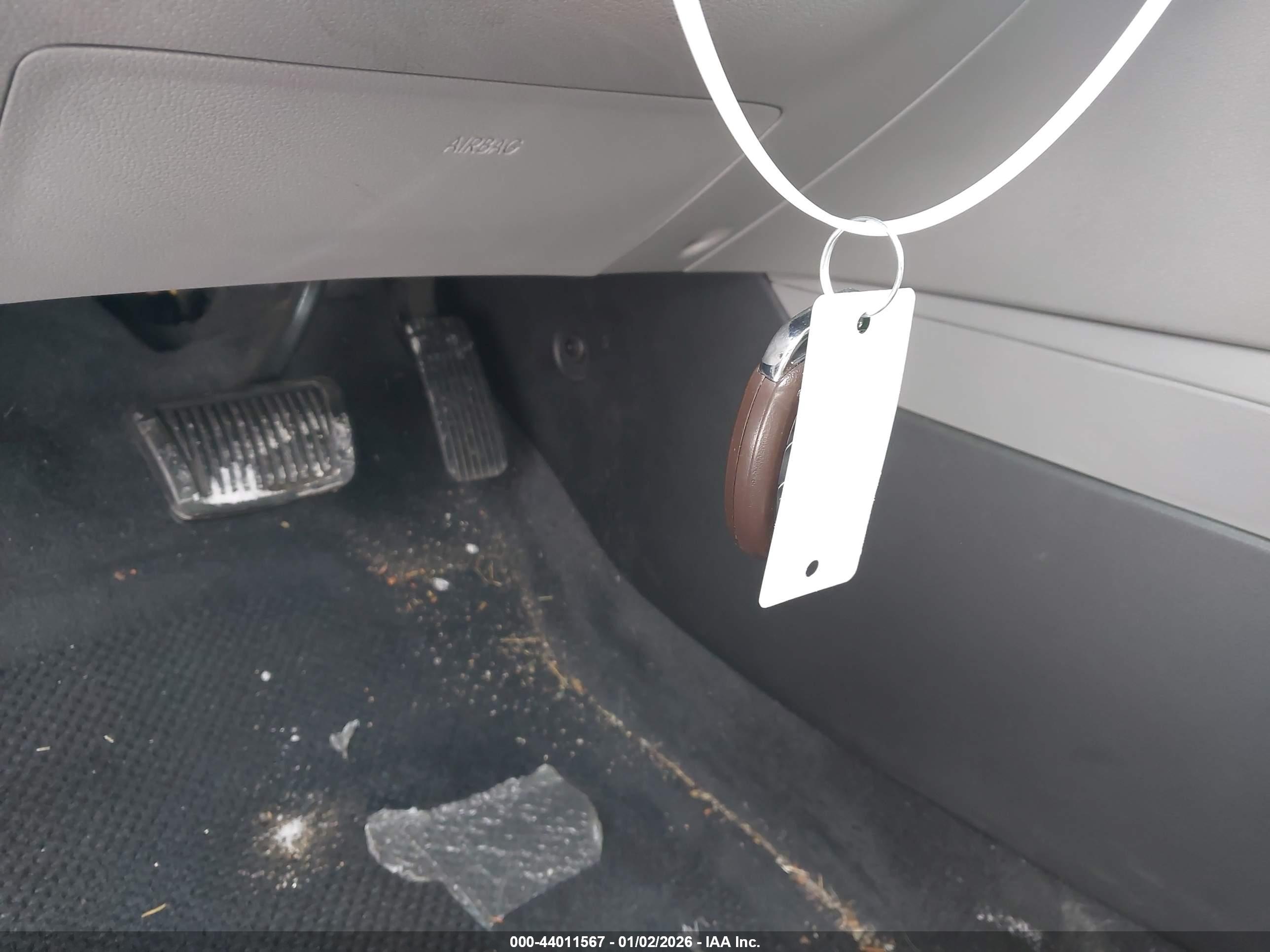 HYUNDAI ELANTRA image 11