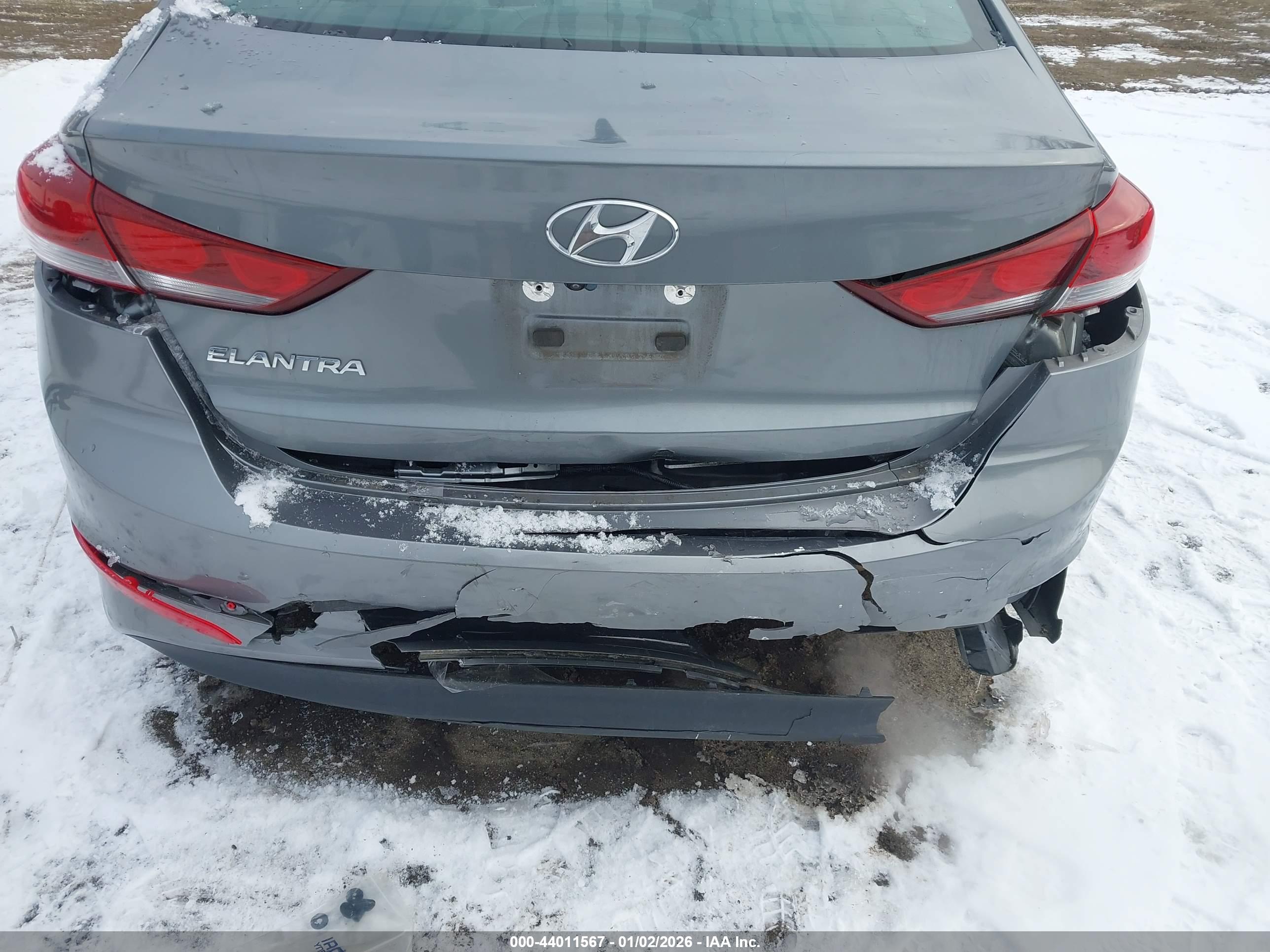 HYUNDAI ELANTRA image 6