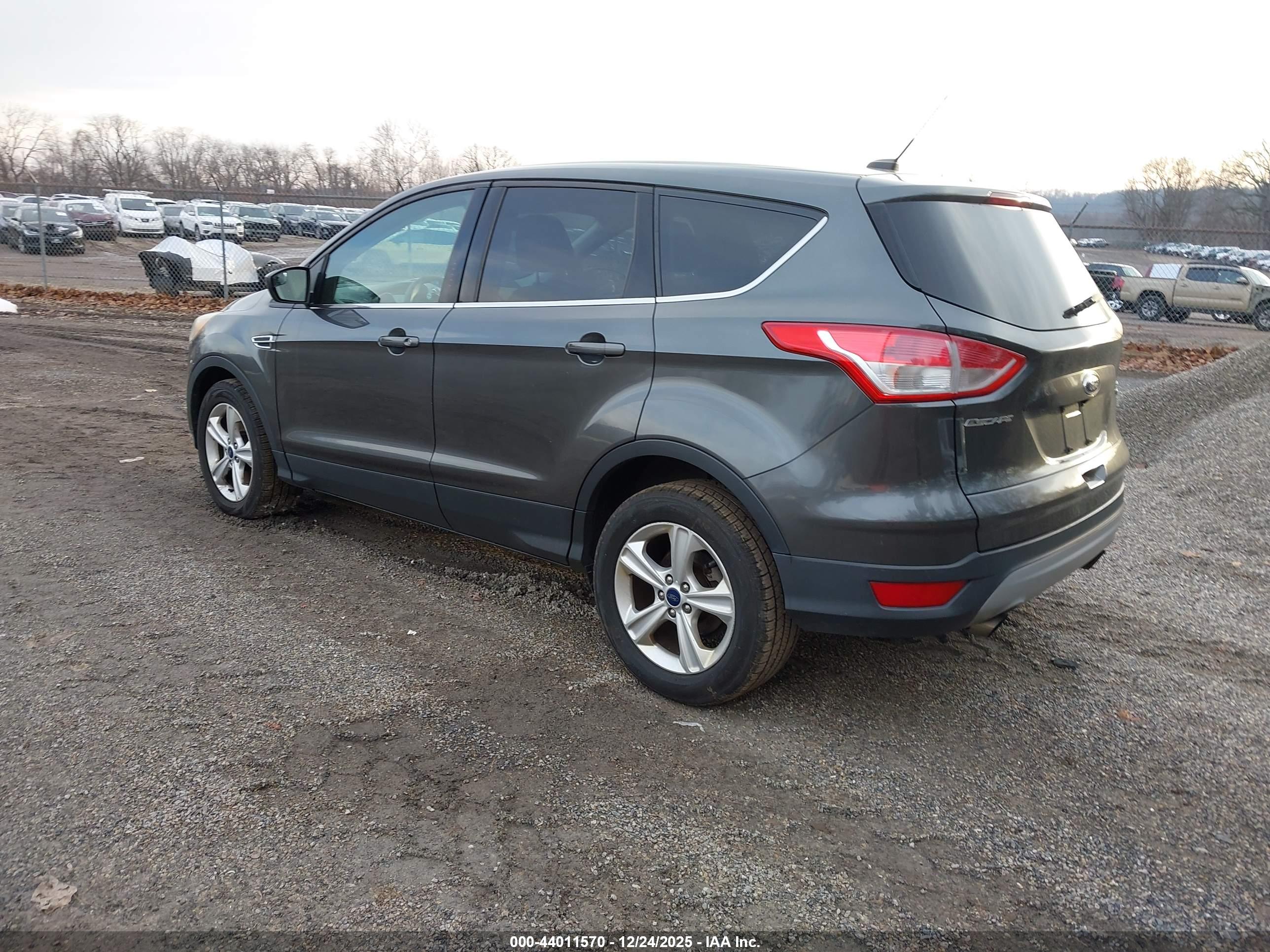 FORD ESCAPE image 3