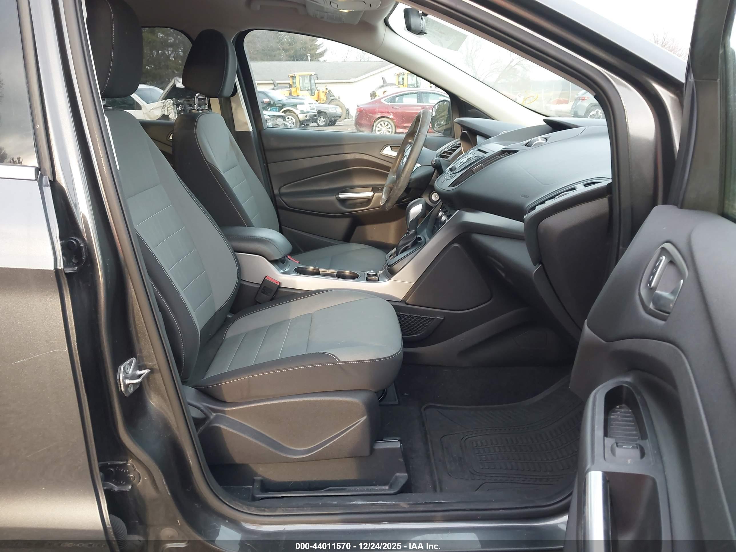 FORD ESCAPE image 5