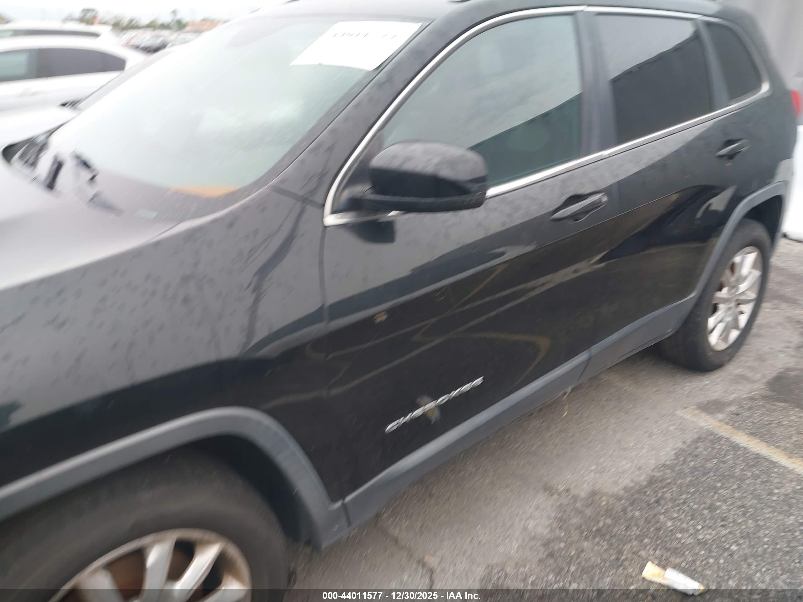 JEEP CHEROKEE image 6