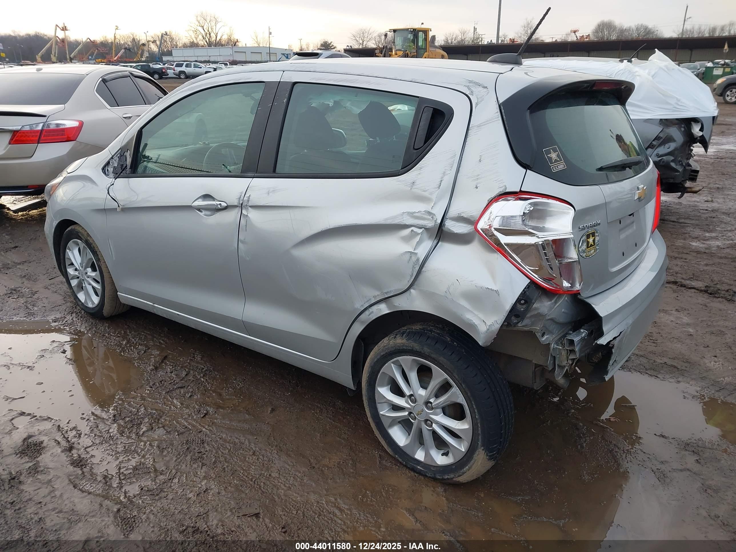 CHEVROLET SPARK image 3