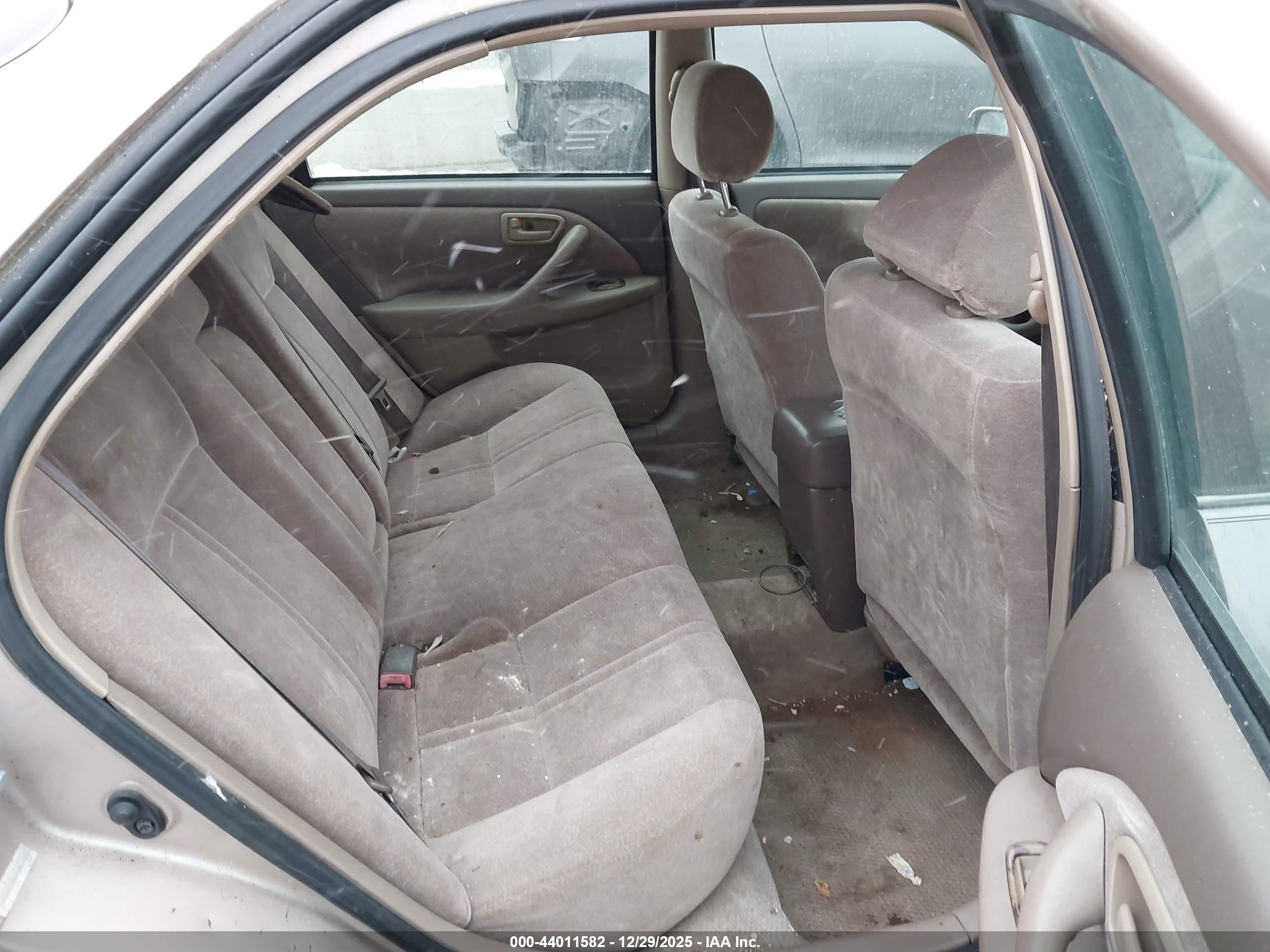 TOYOTA CAMRY image 8