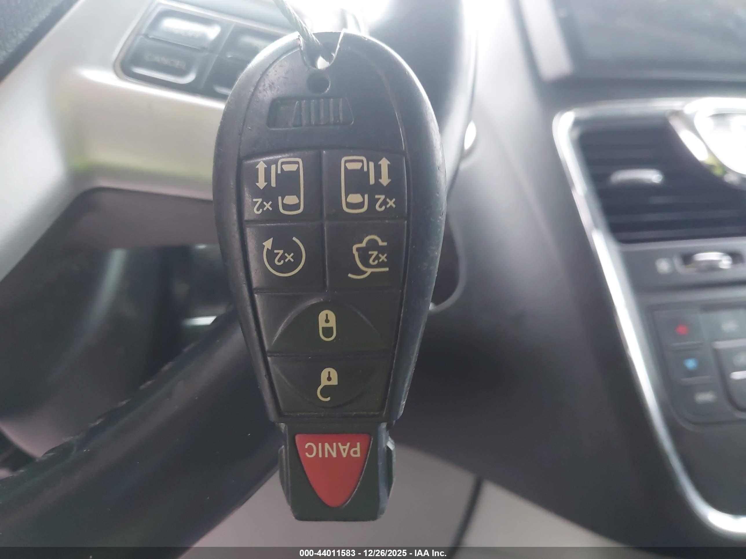 CHRYSLER TOWN image 11