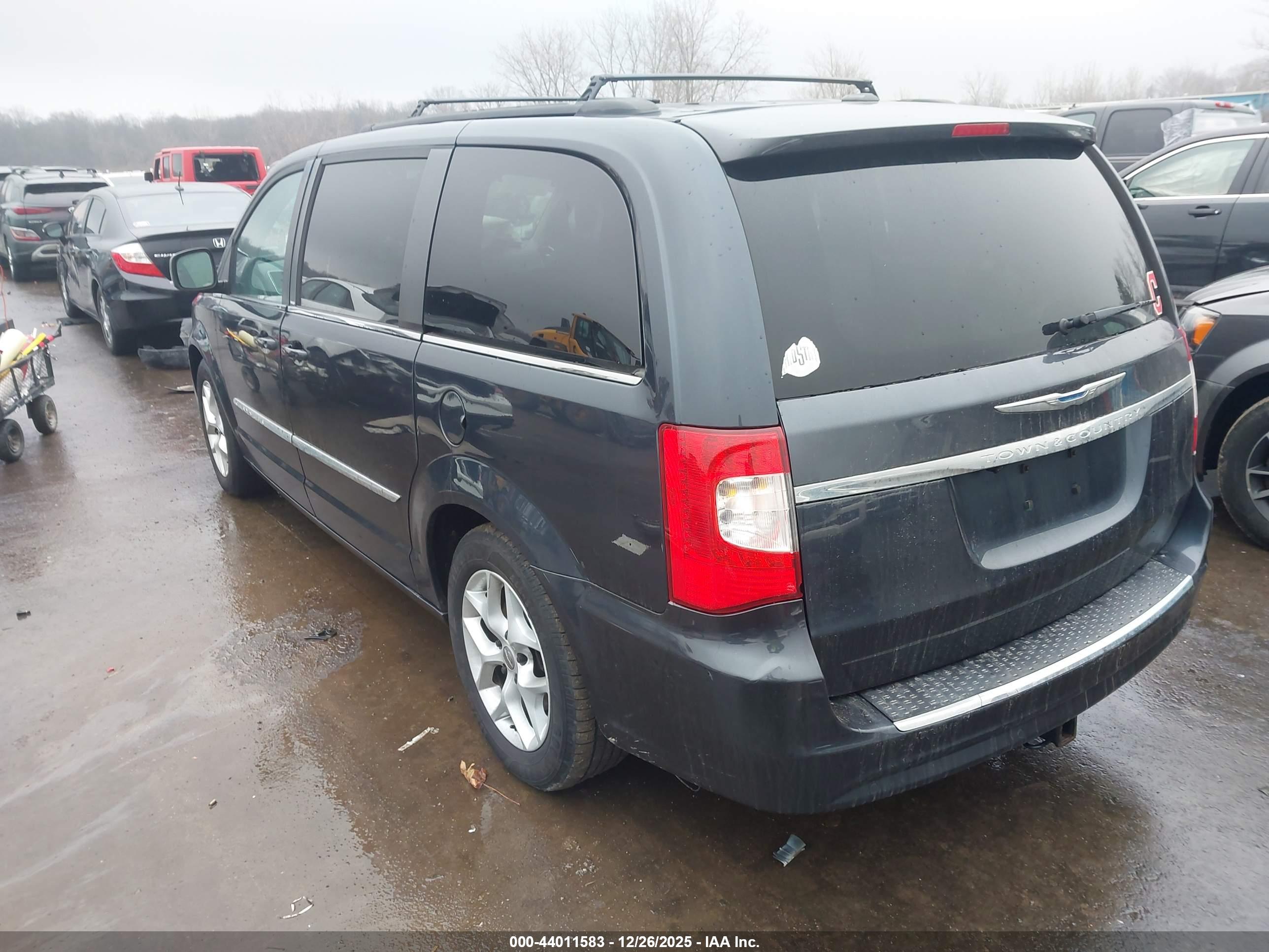 CHRYSLER TOWN image 3