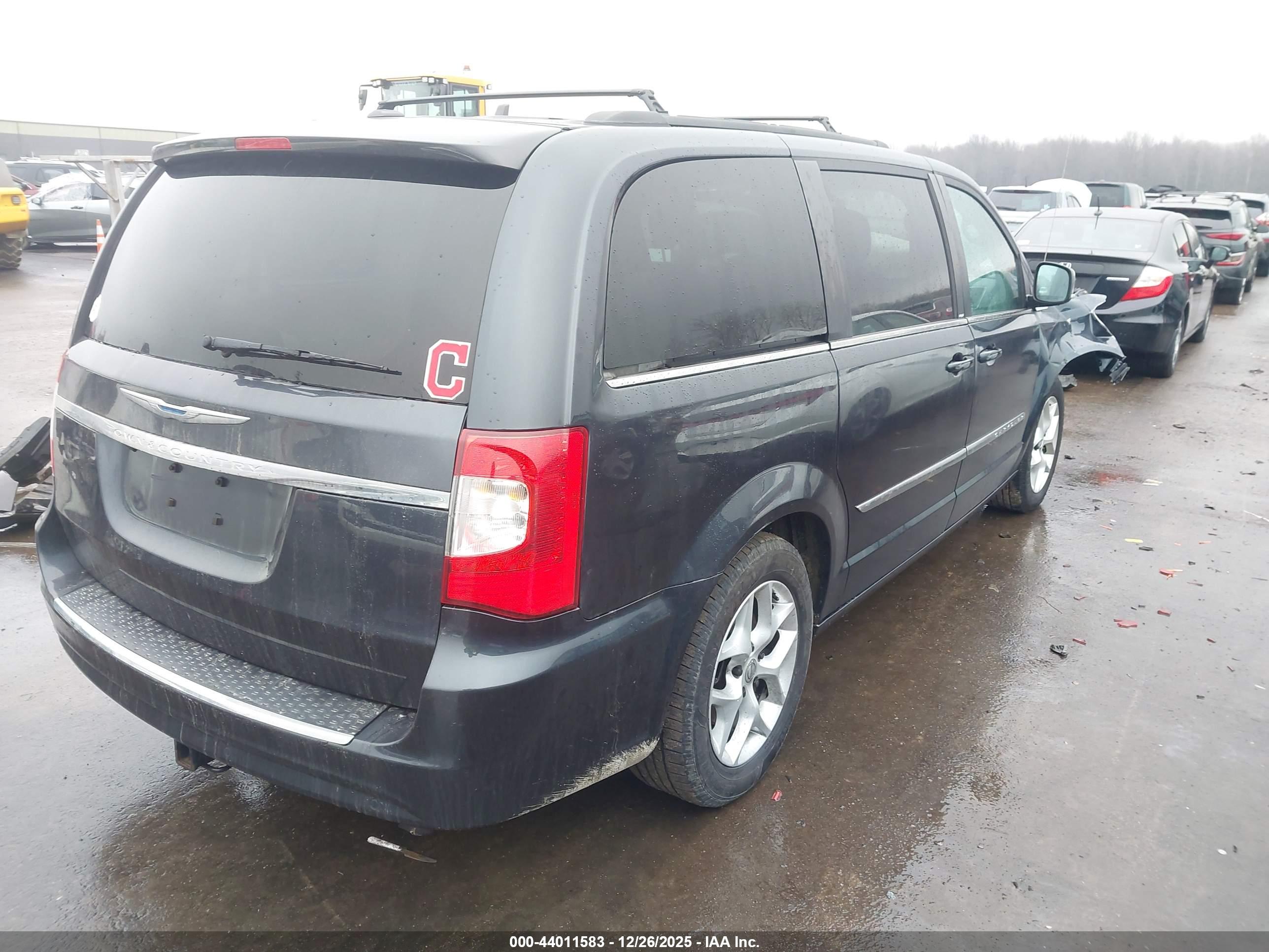 CHRYSLER TOWN image 4