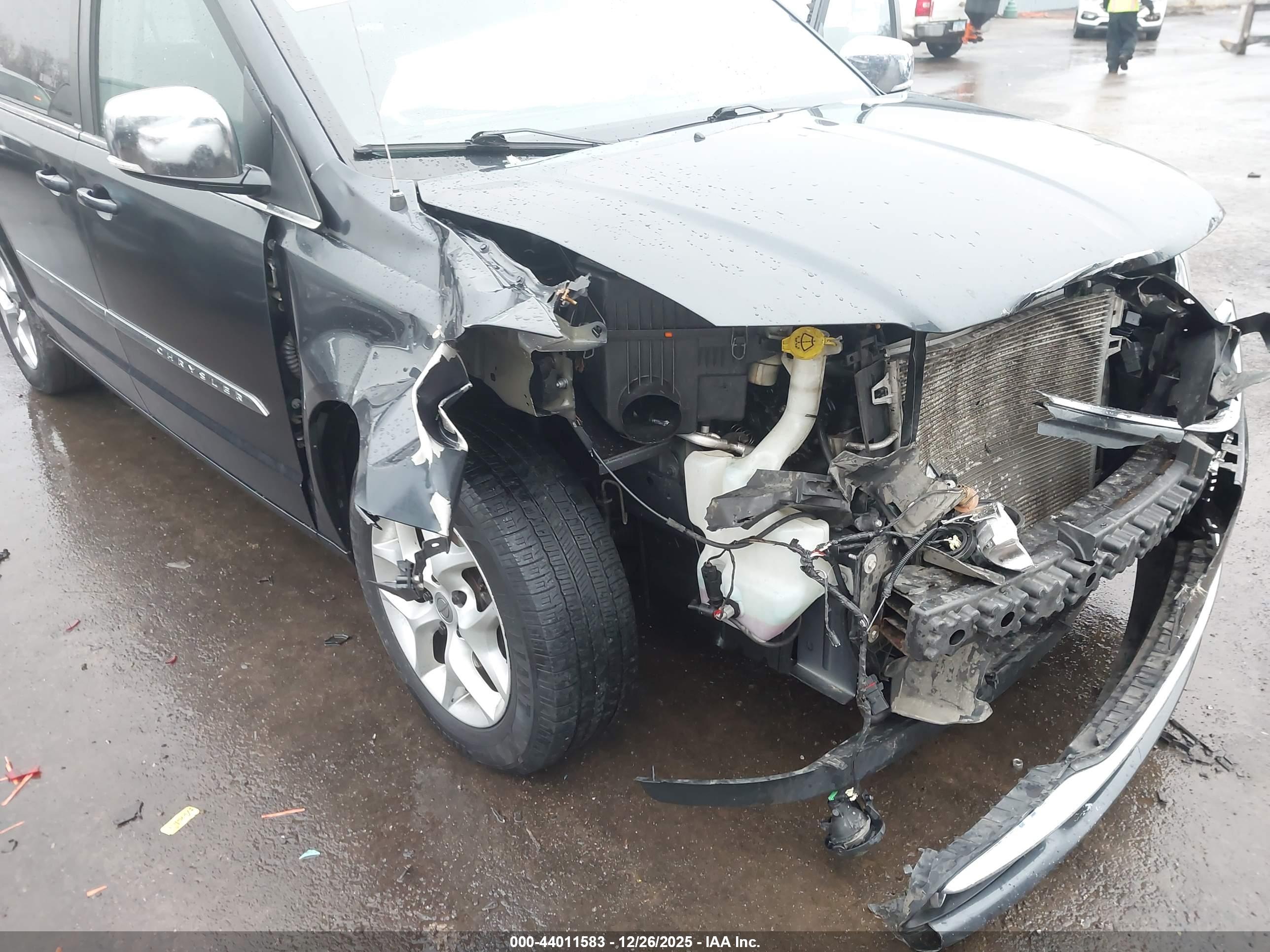 CHRYSLER TOWN image 6