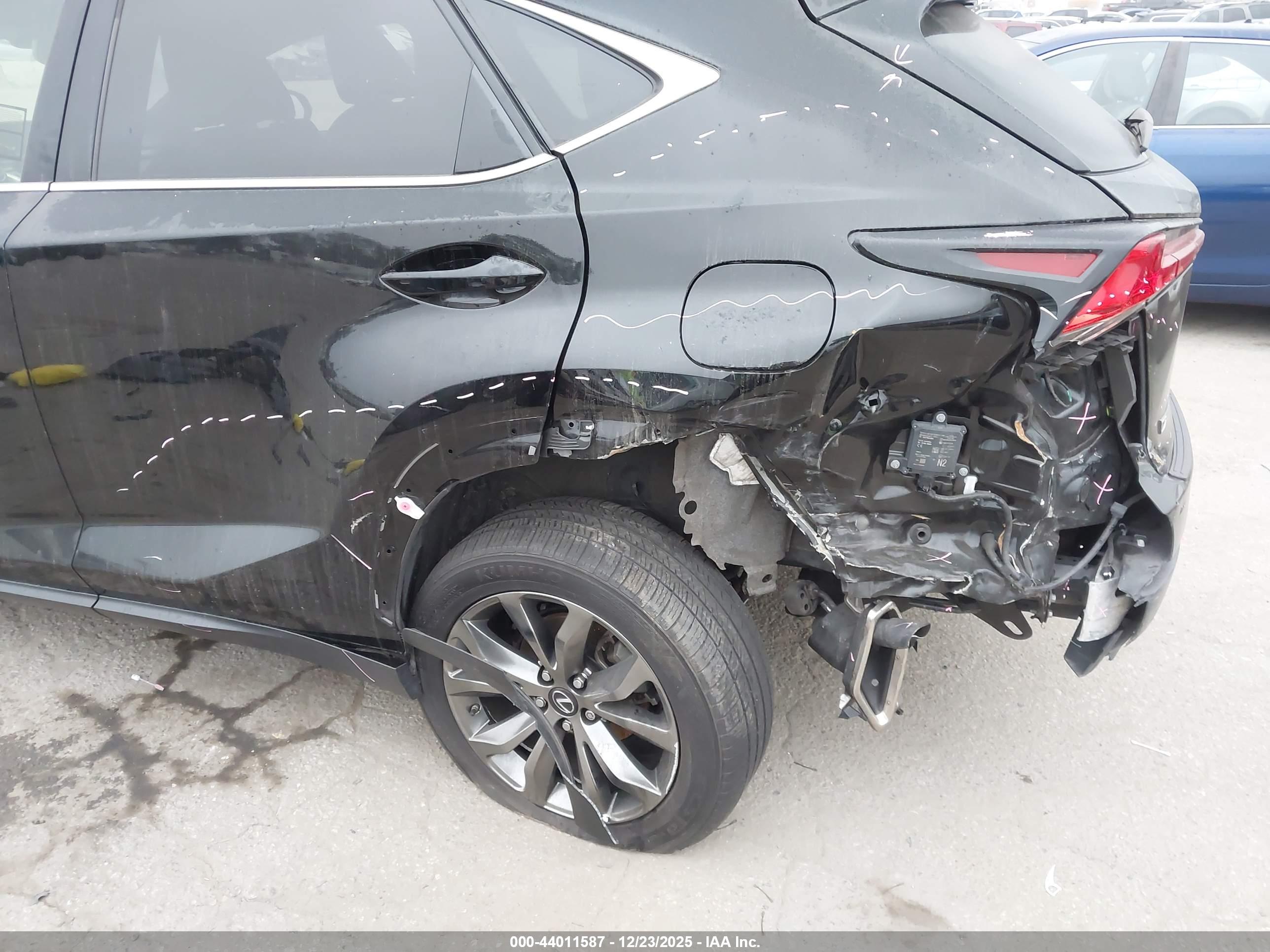 LEXUS NX image 6