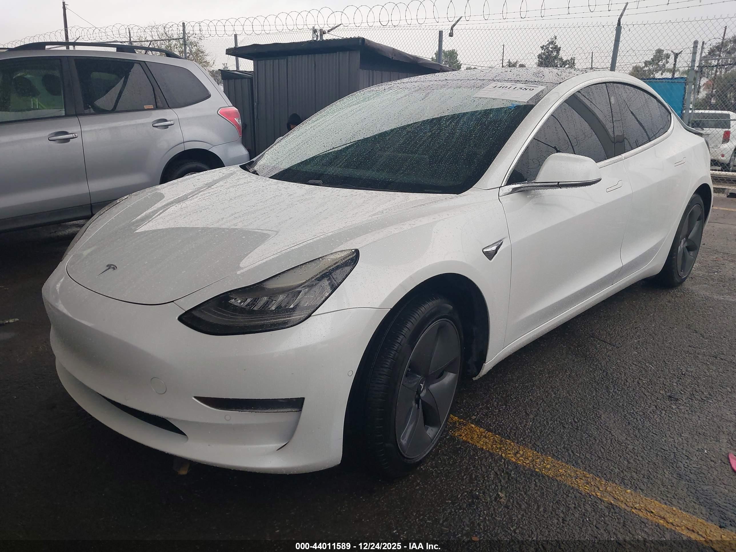 TESLA MODEL image 2