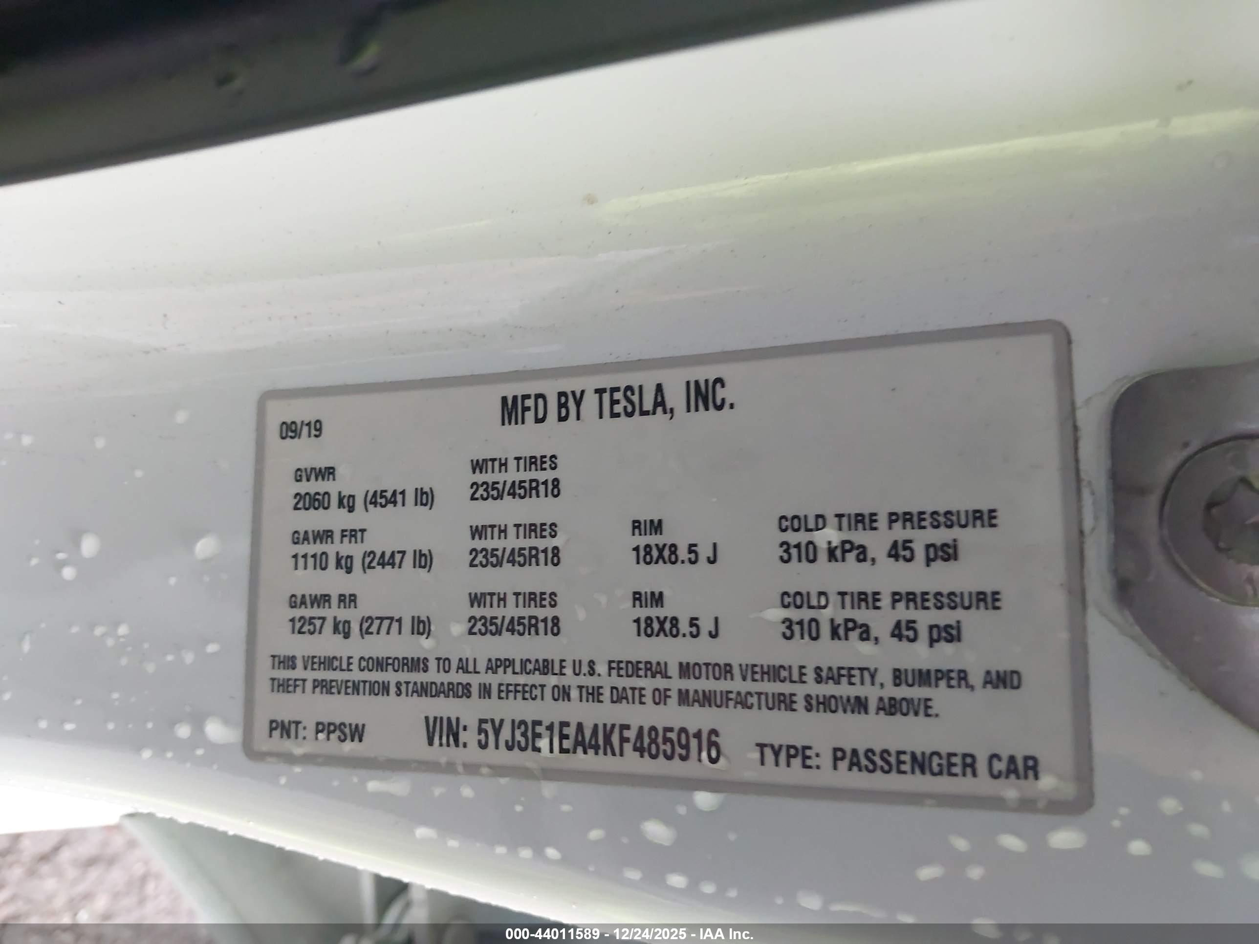 TESLA MODEL image 9