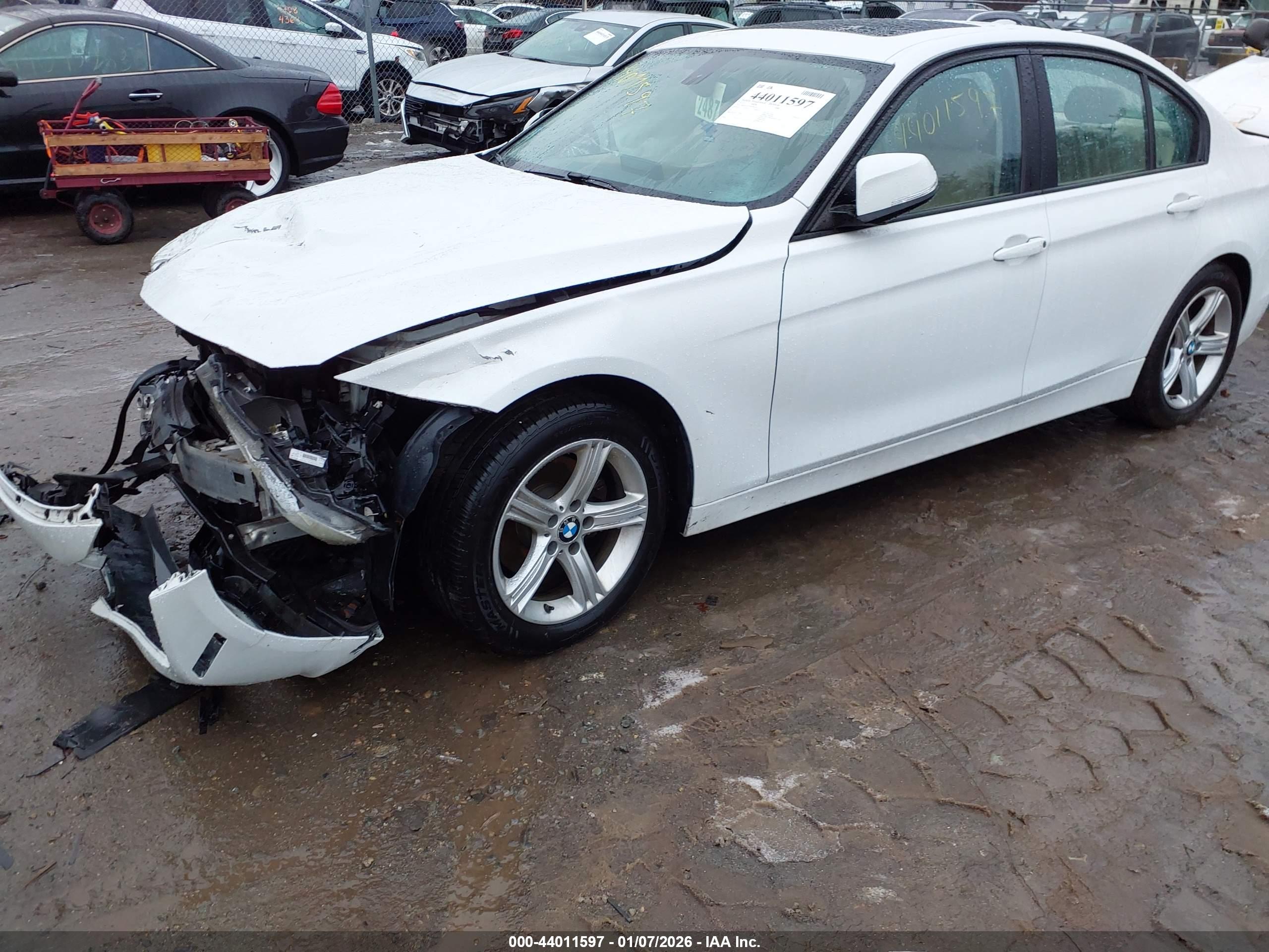 BMW 320I image 2