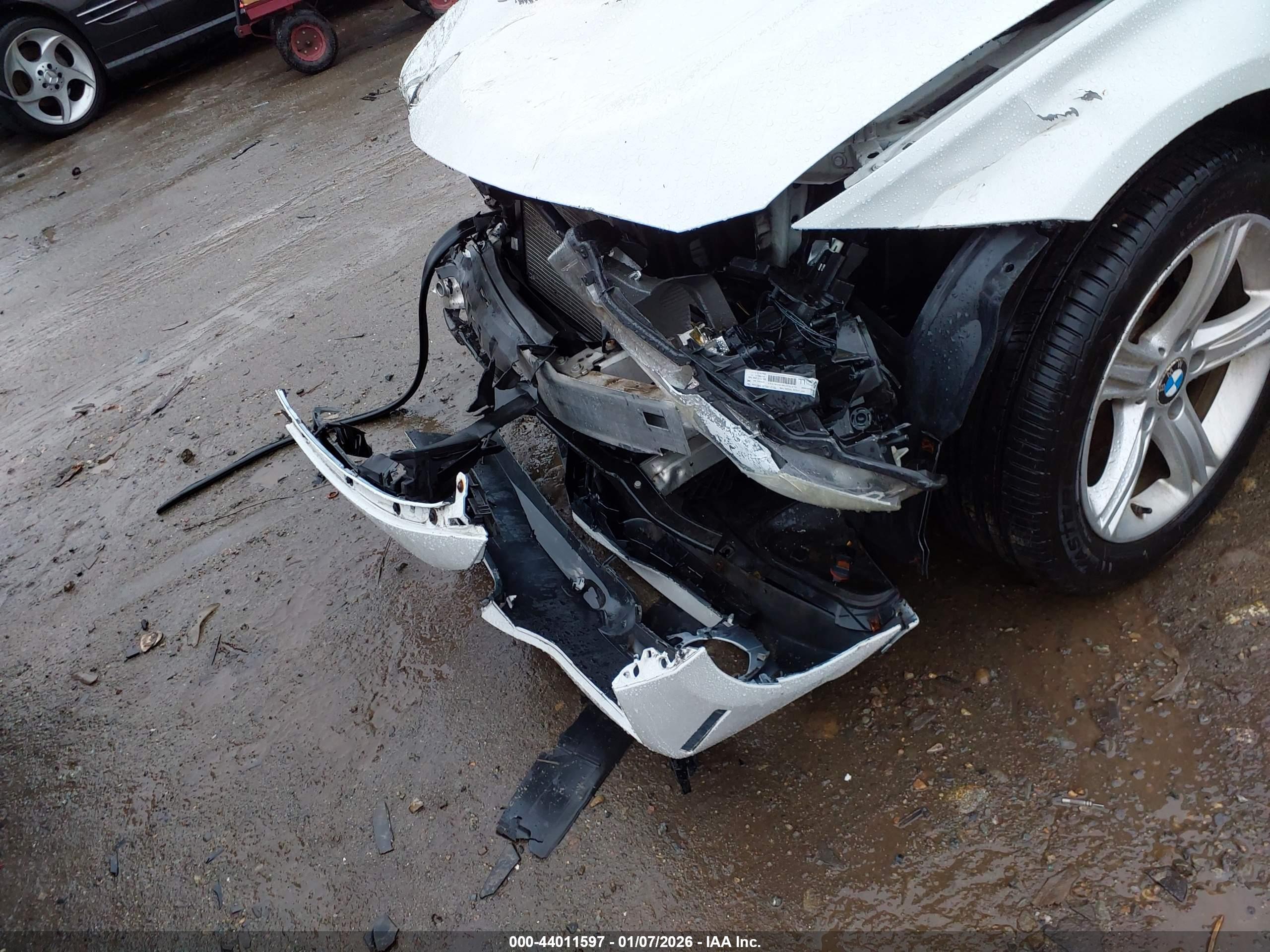 BMW 320I image 6