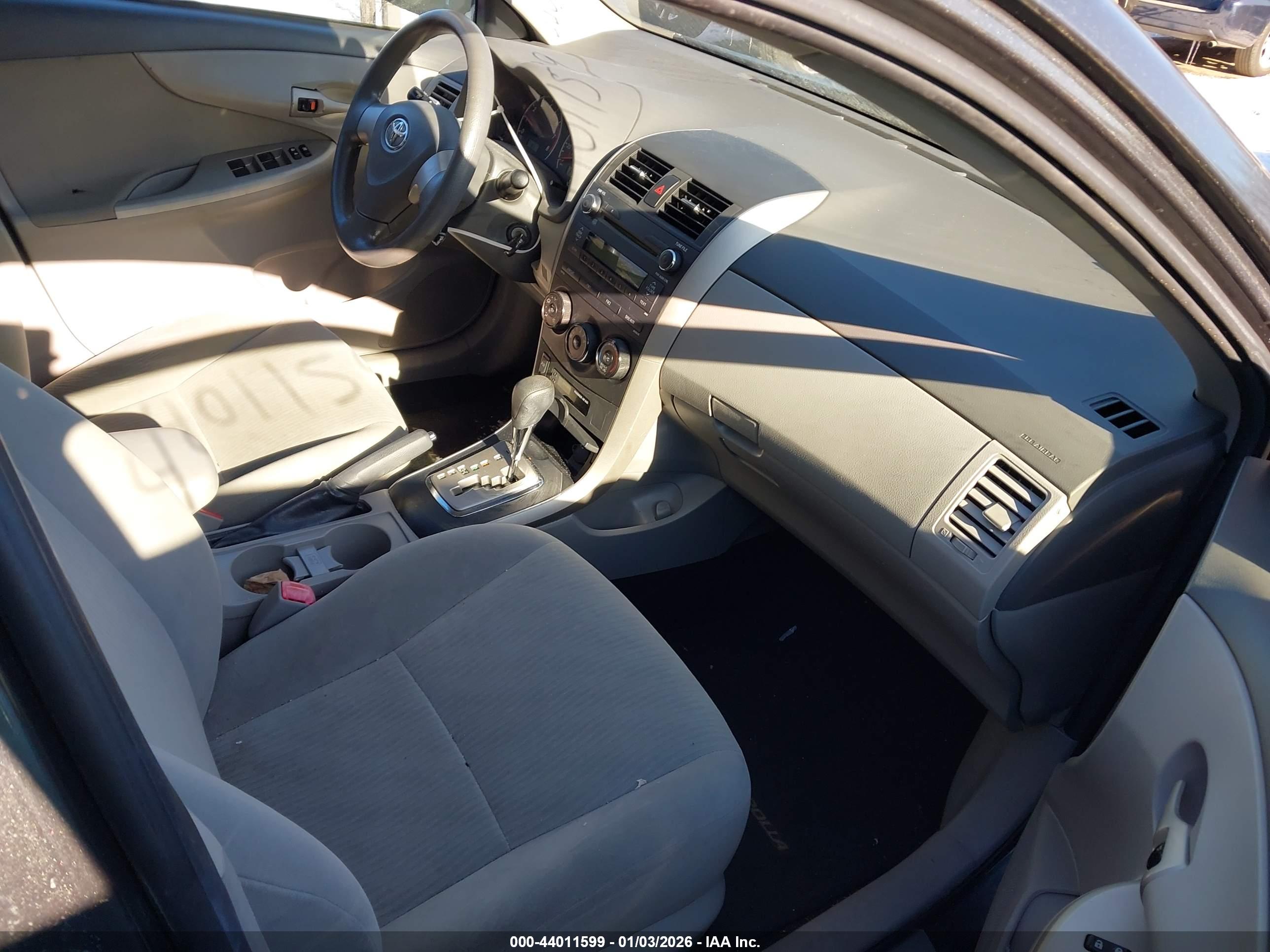 TOYOTA COROLLA image 5