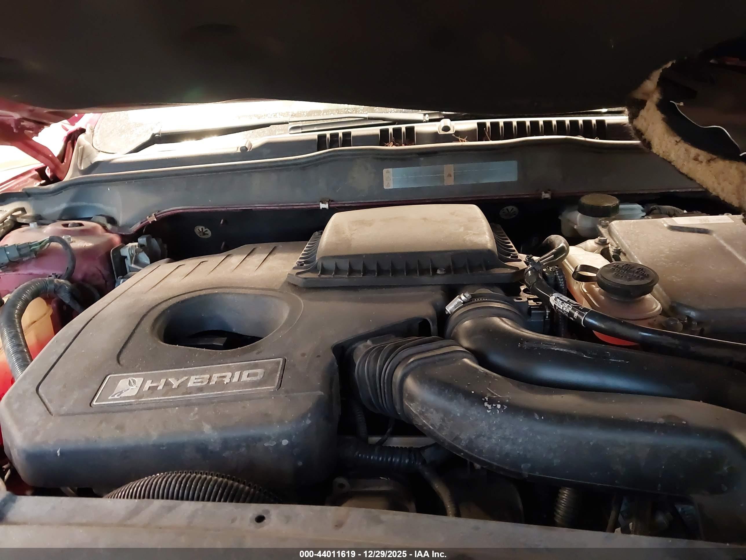 FORD FUSION image 10