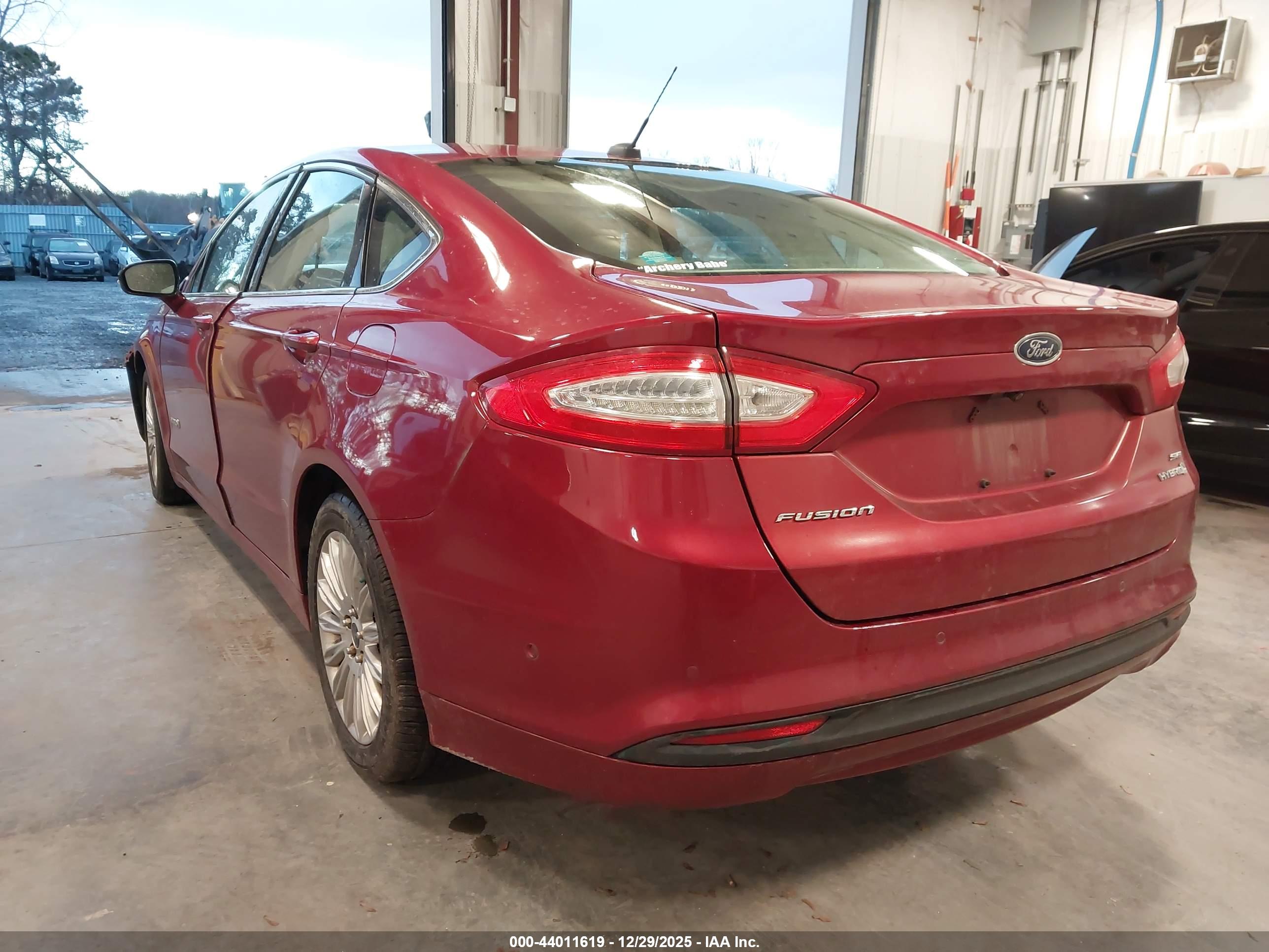 FORD FUSION image 3