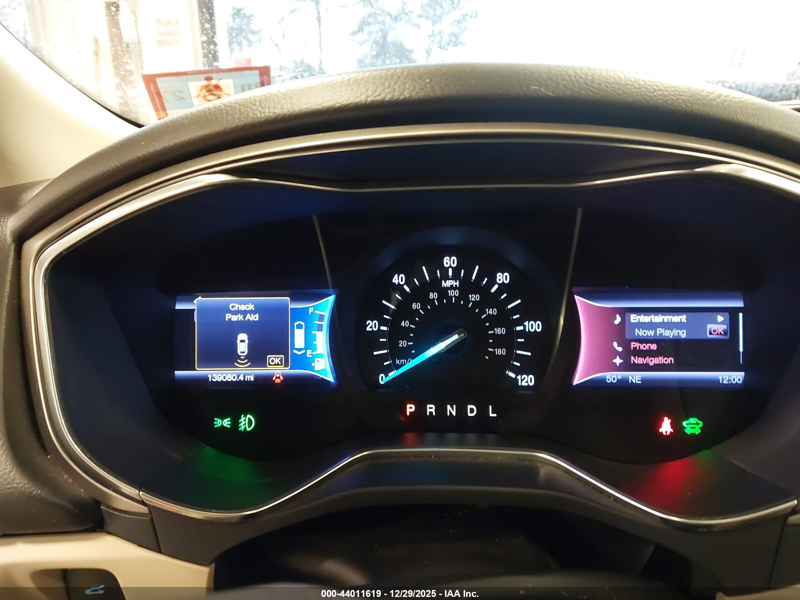 FORD FUSION image 7