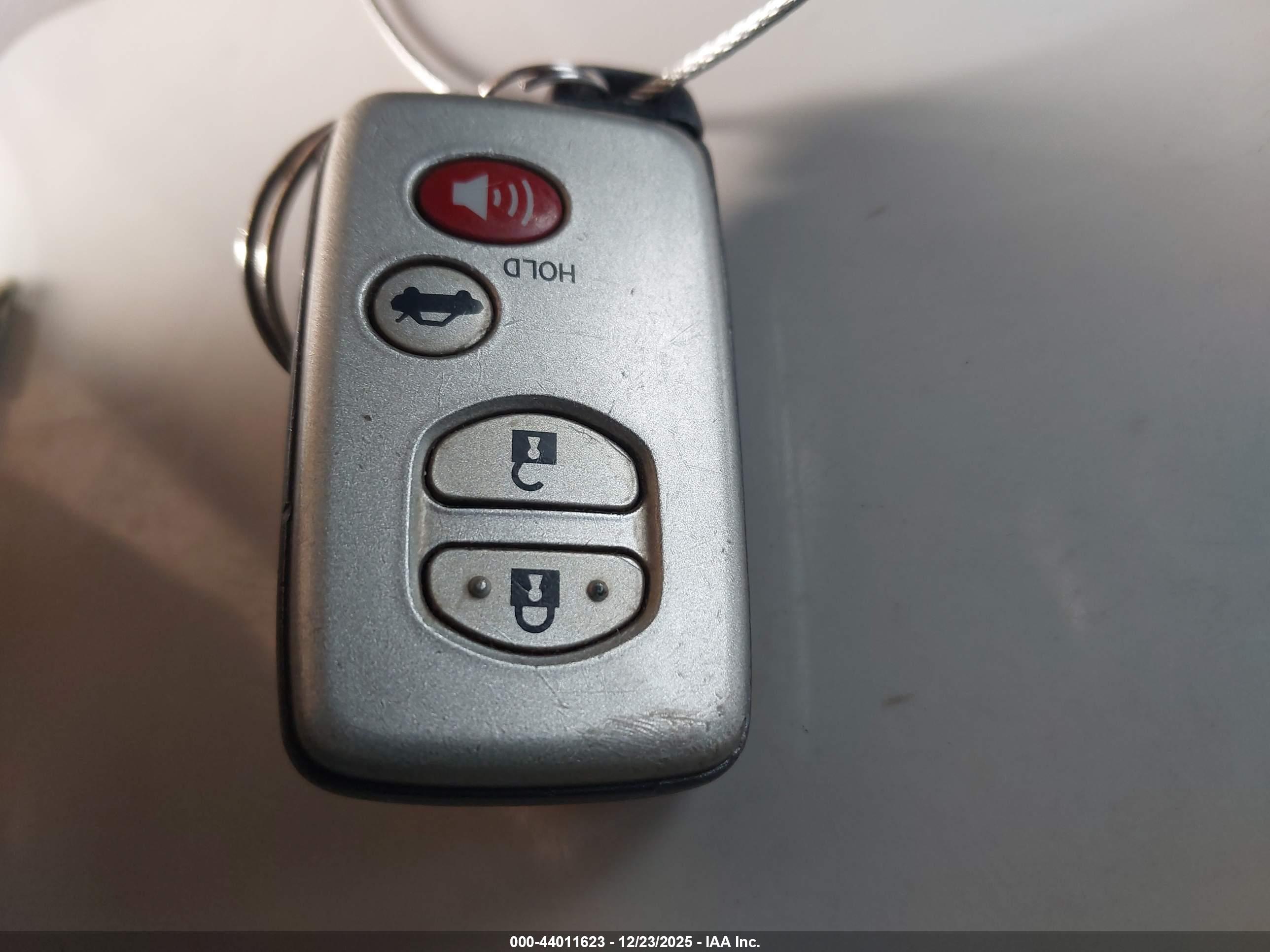 TOYOTA CAMRY image 11