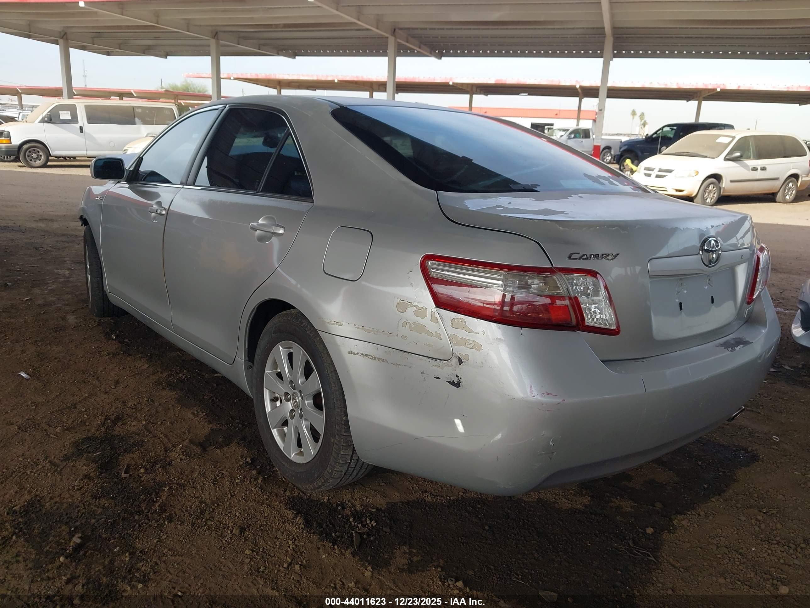 TOYOTA CAMRY image 3