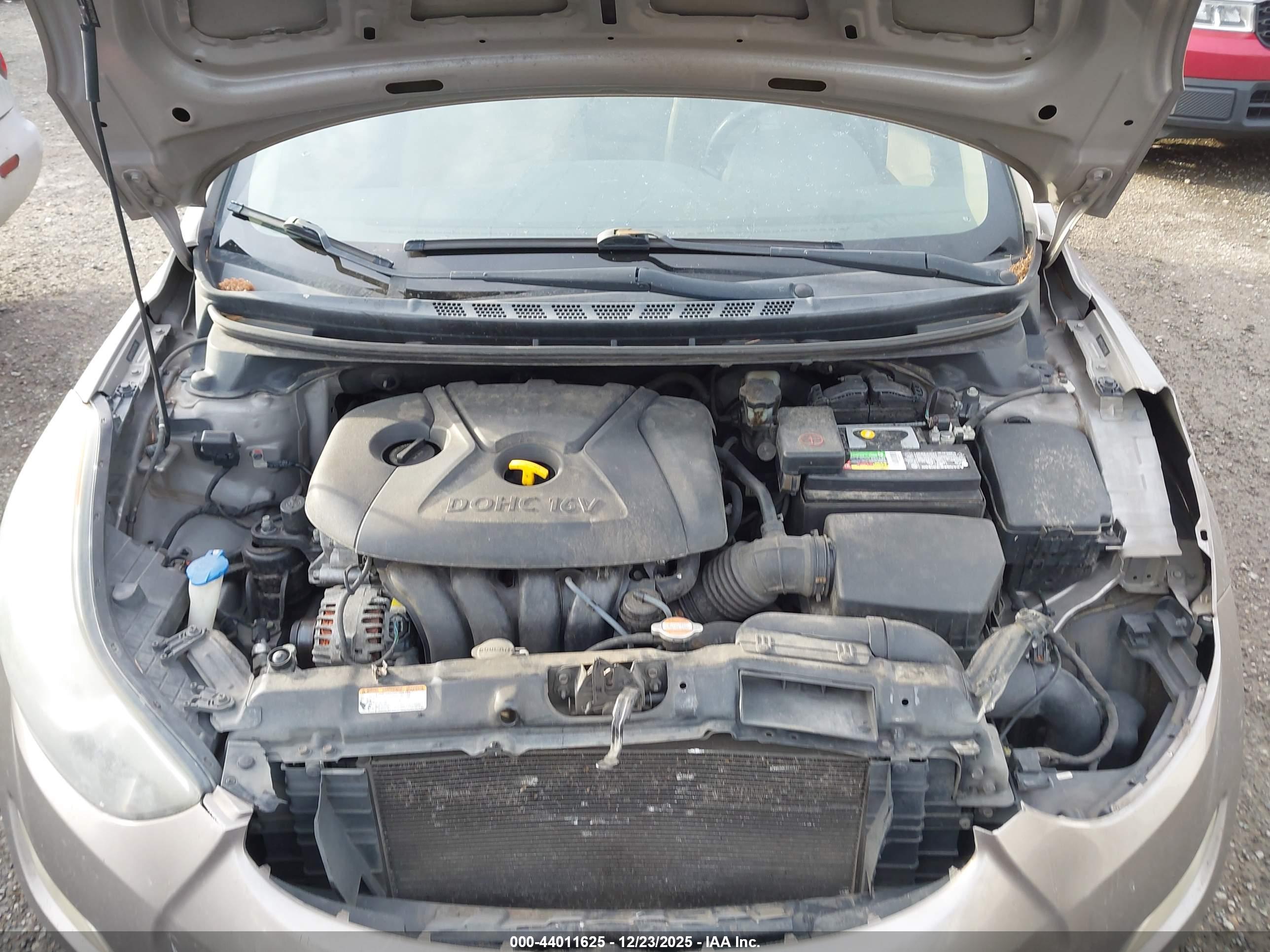 HYUNDAI ELANTRA image 10