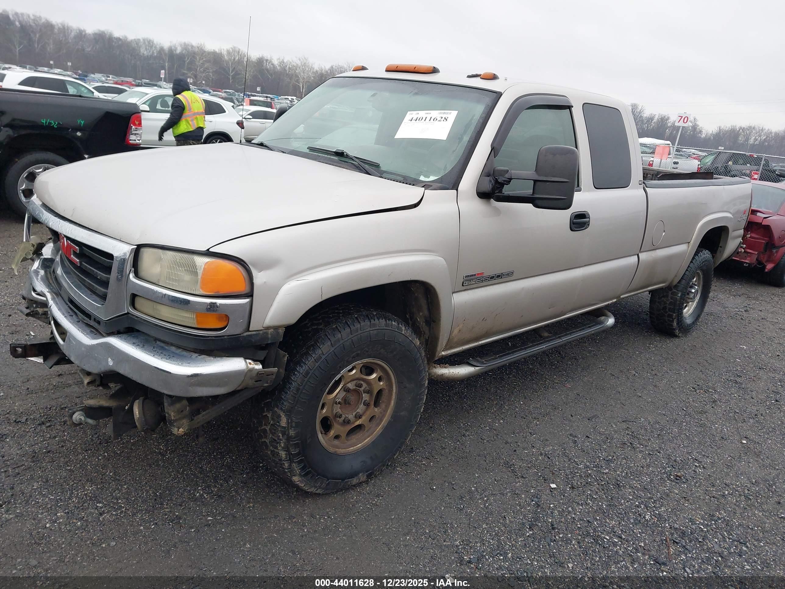 GMC SIERRA image 2