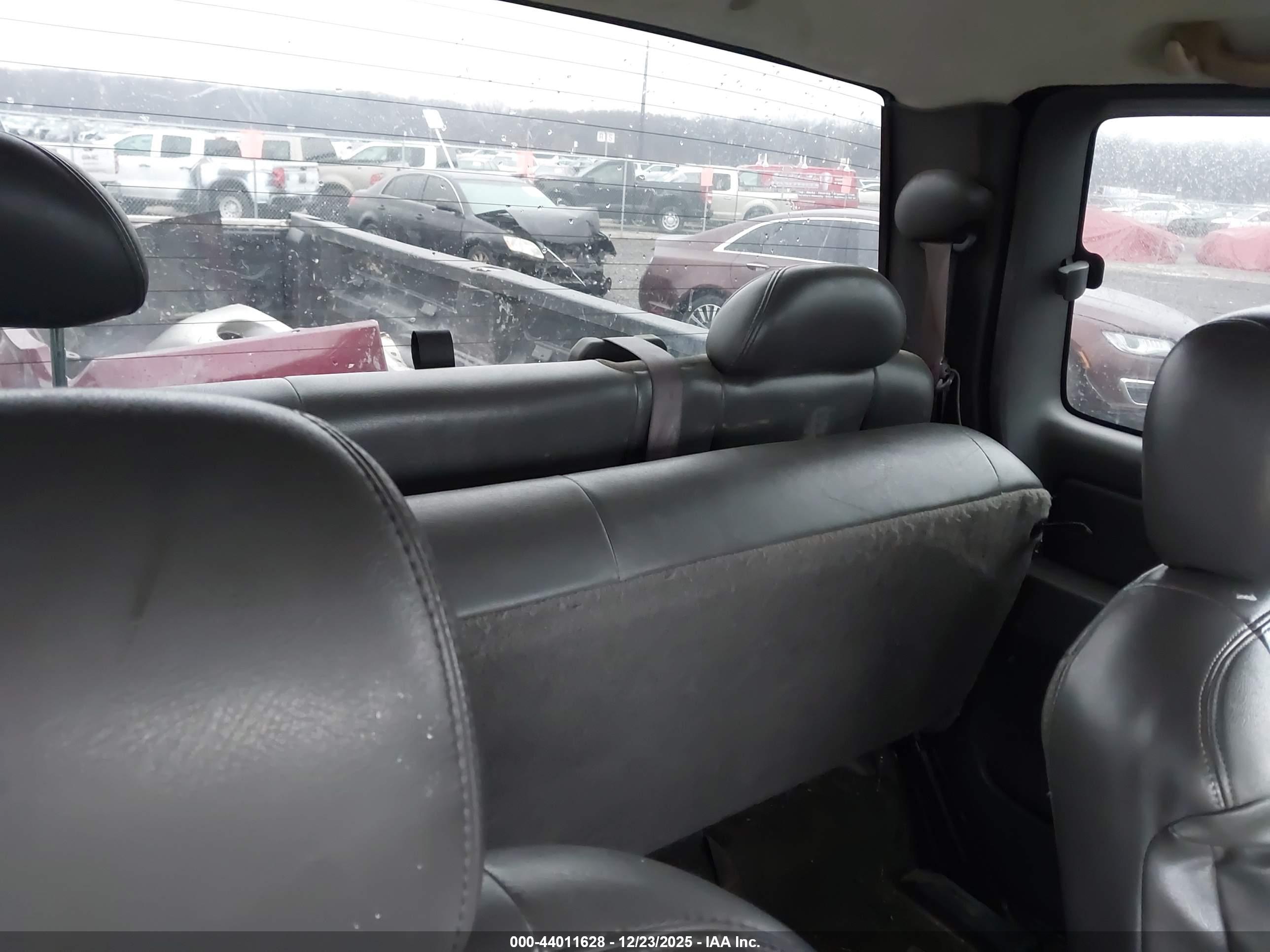 GMC SIERRA image 8