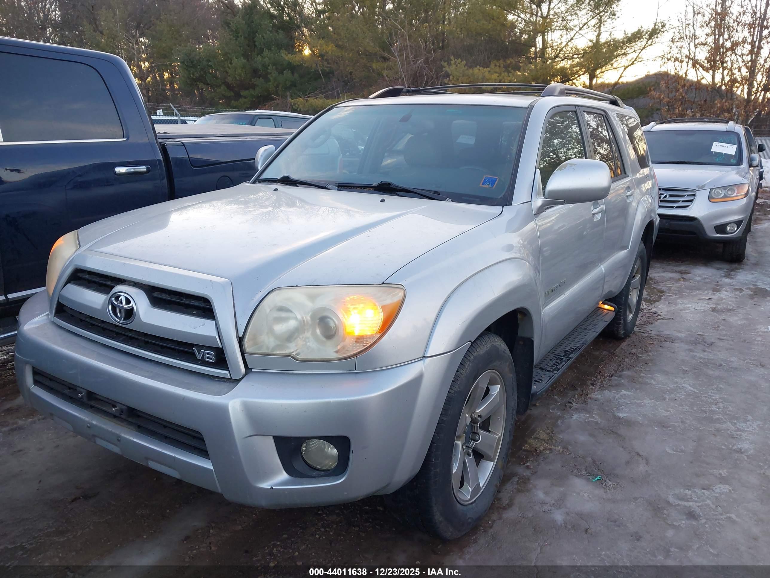 TOYOTA 4RUNNER image 2