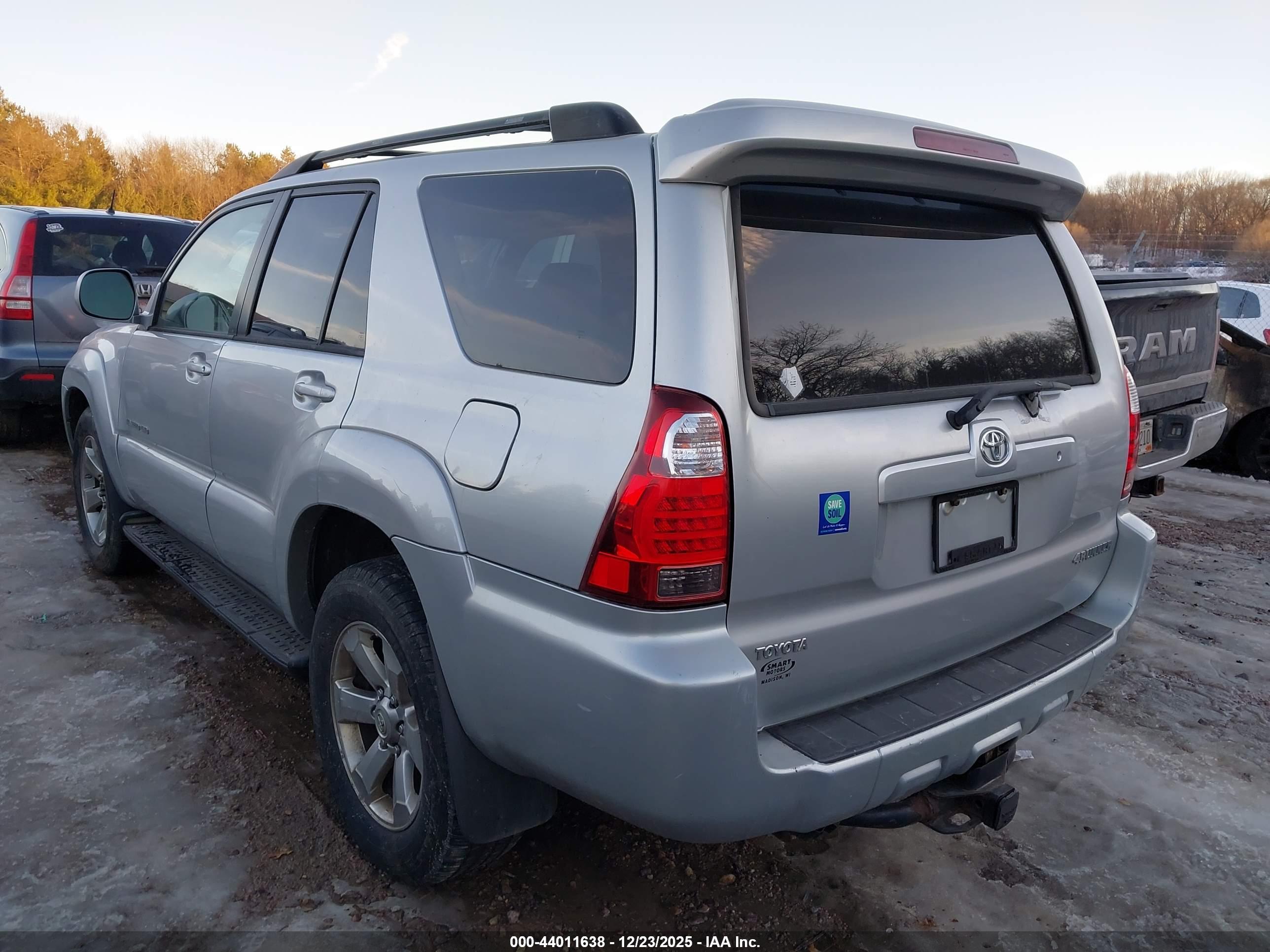 TOYOTA 4RUNNER image 3
