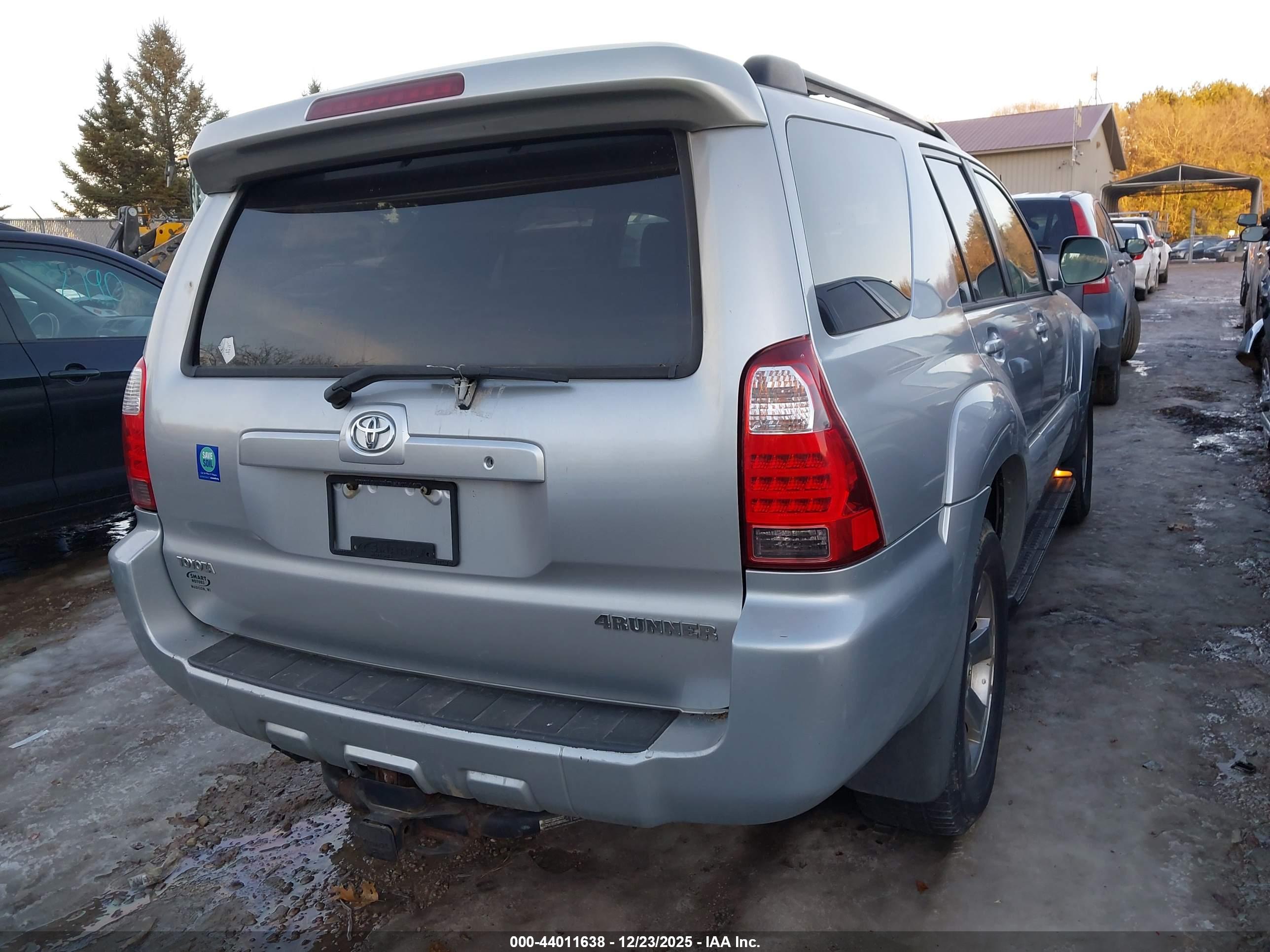 TOYOTA 4RUNNER image 4