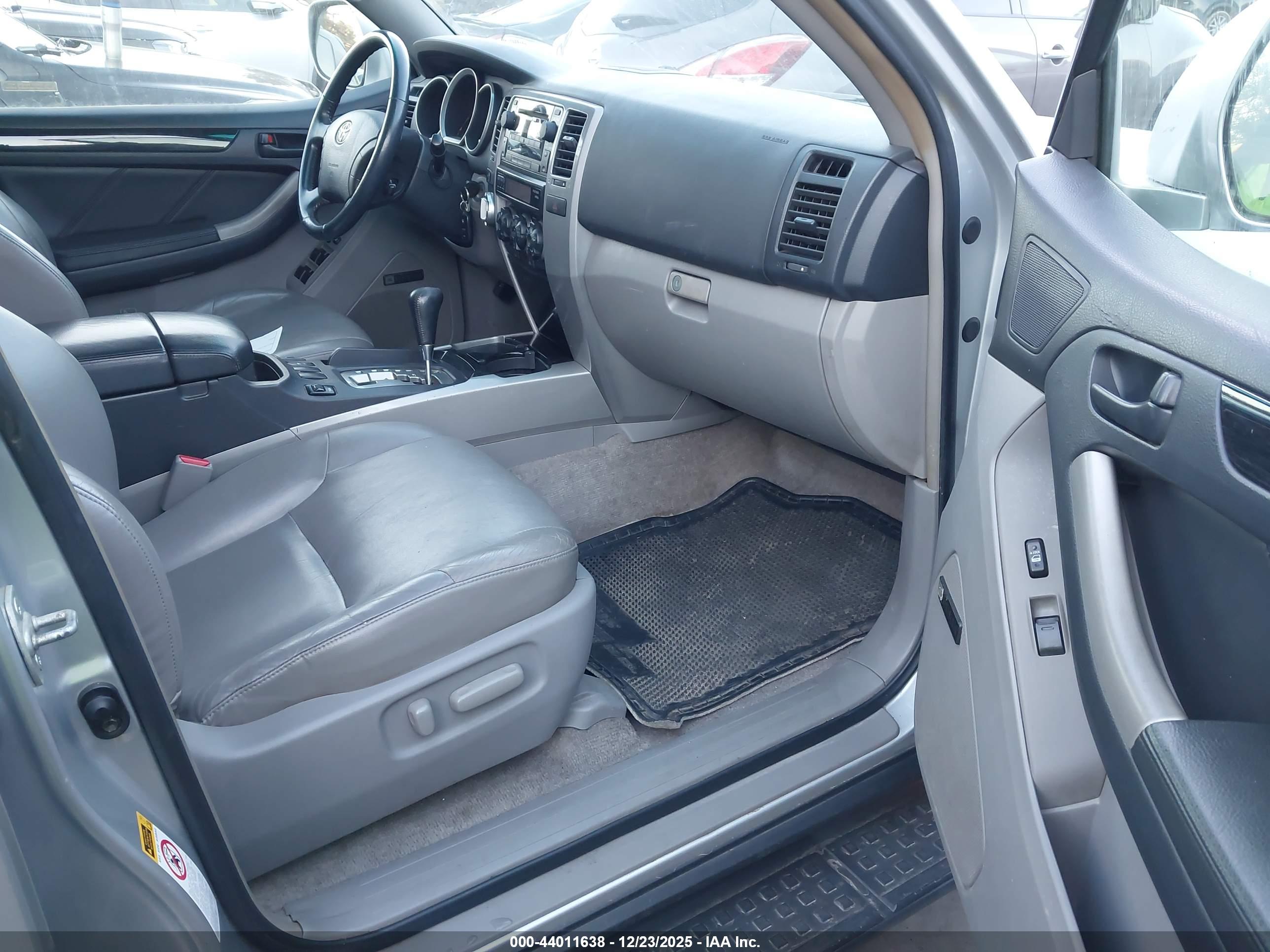 TOYOTA 4RUNNER image 5