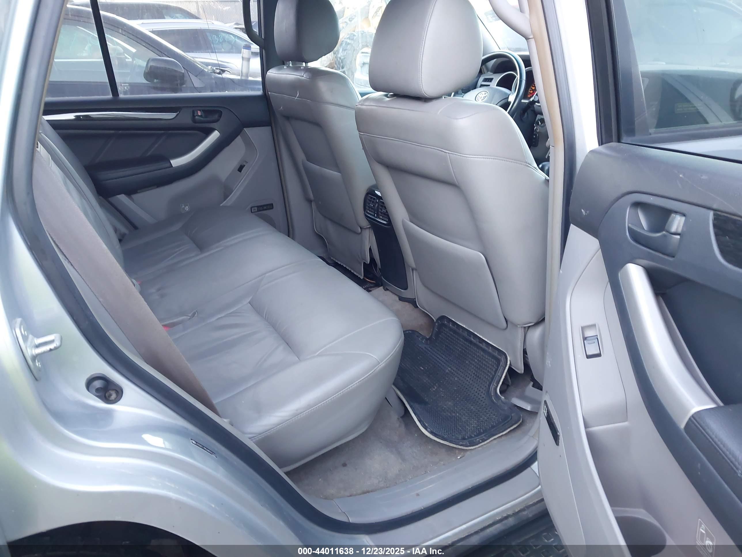 TOYOTA 4RUNNER image 8
