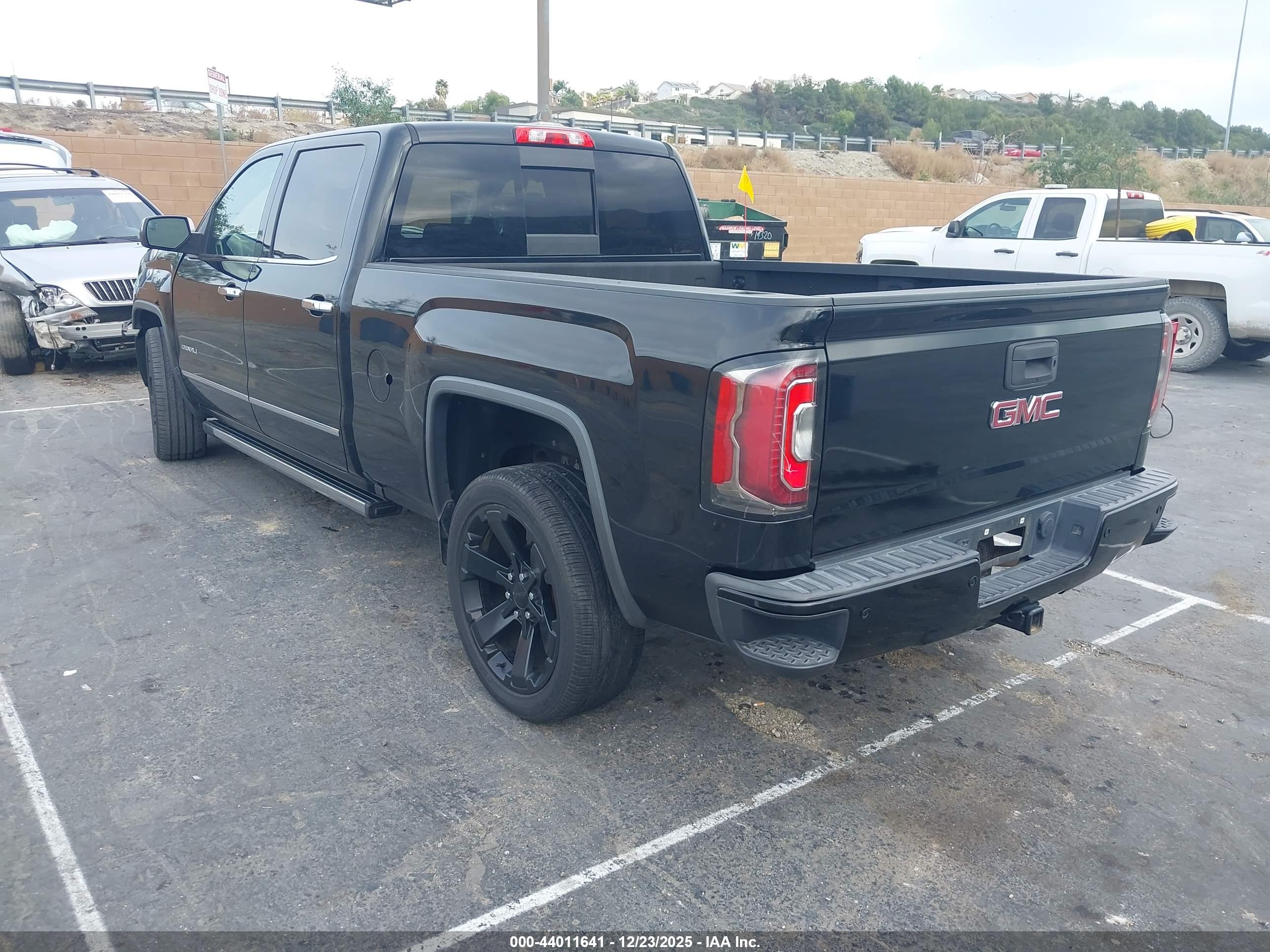 GMC SIERRA image 3