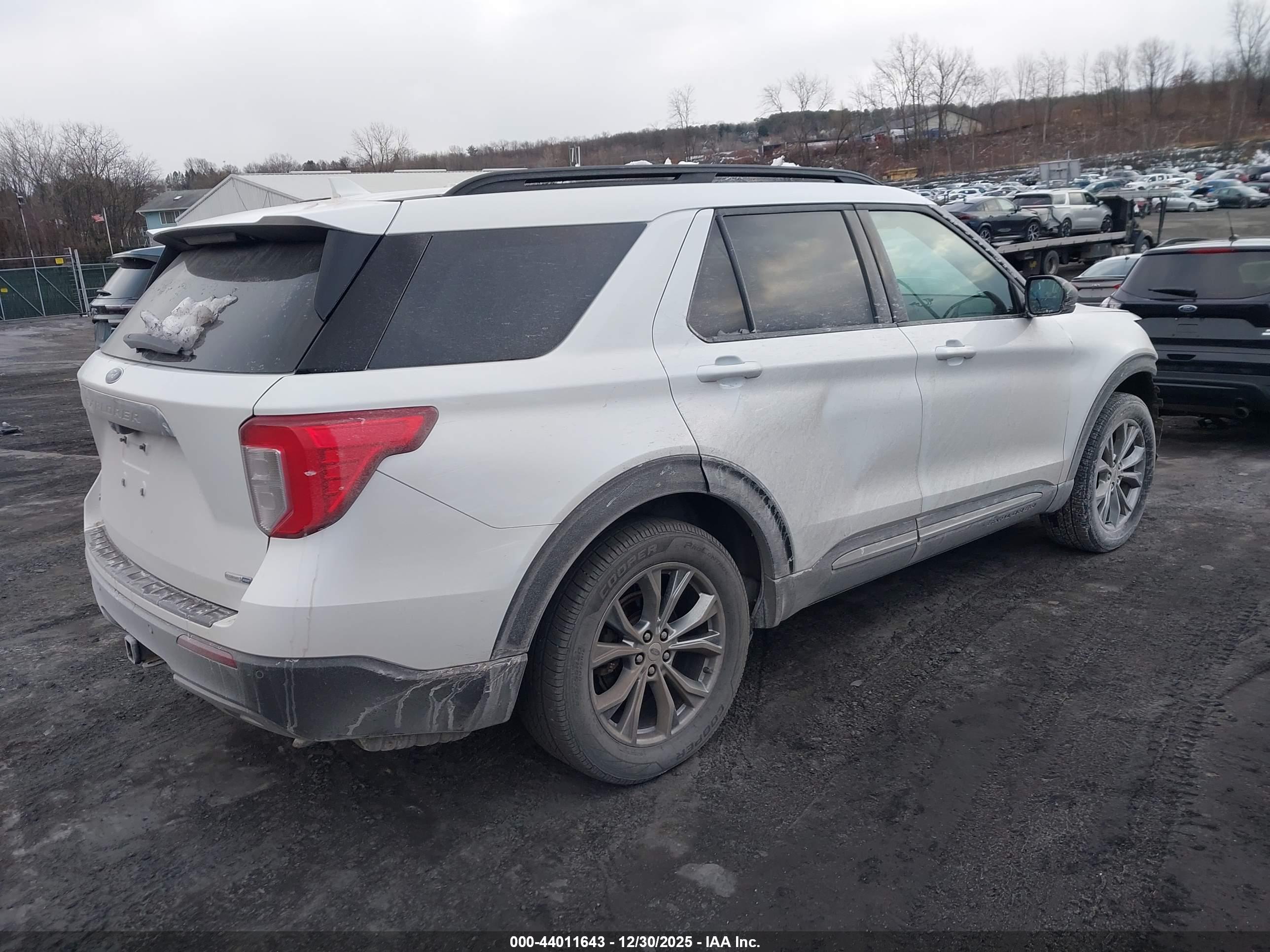 FORD EXPLORER image 4