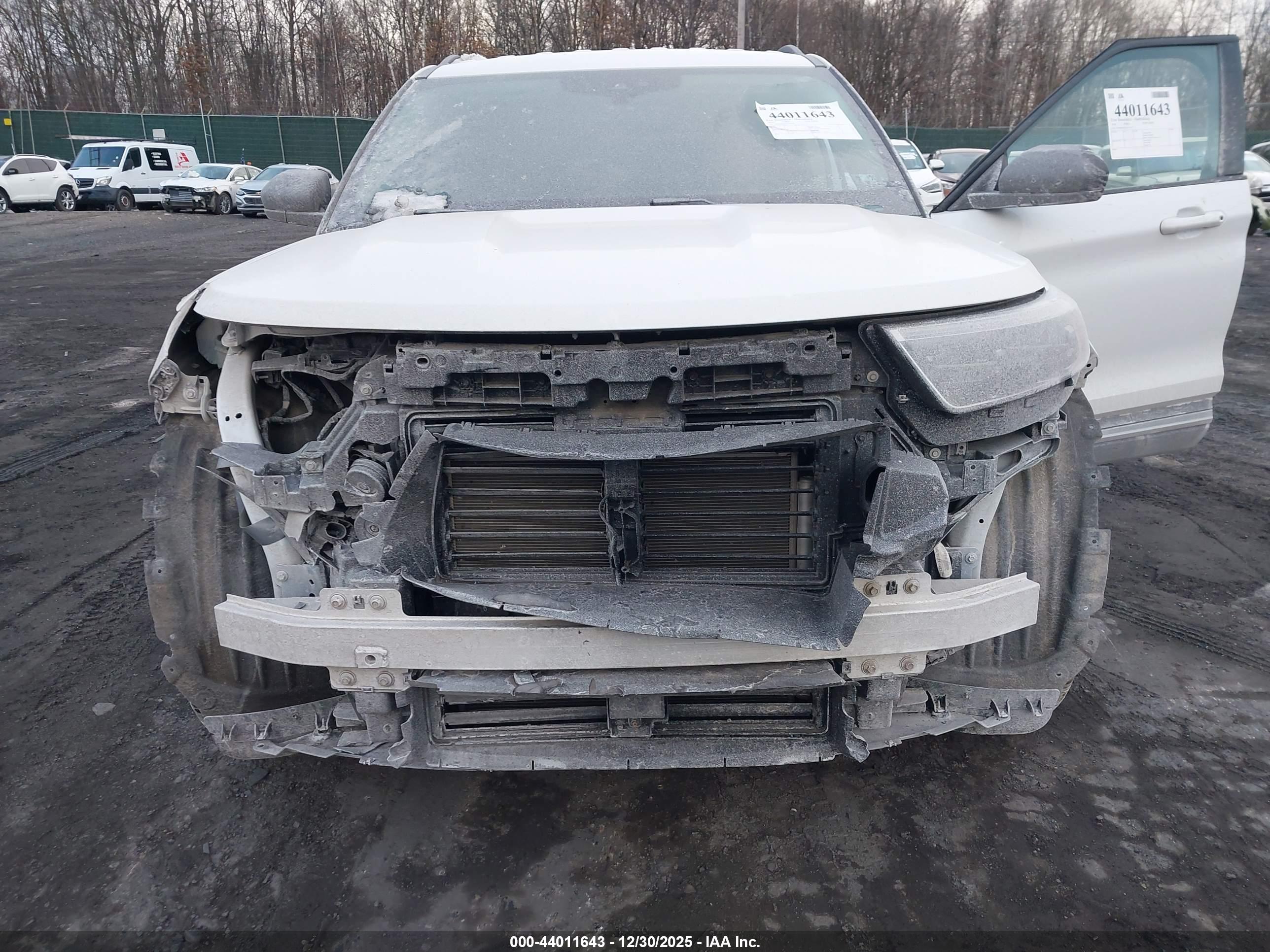 FORD EXPLORER image 6