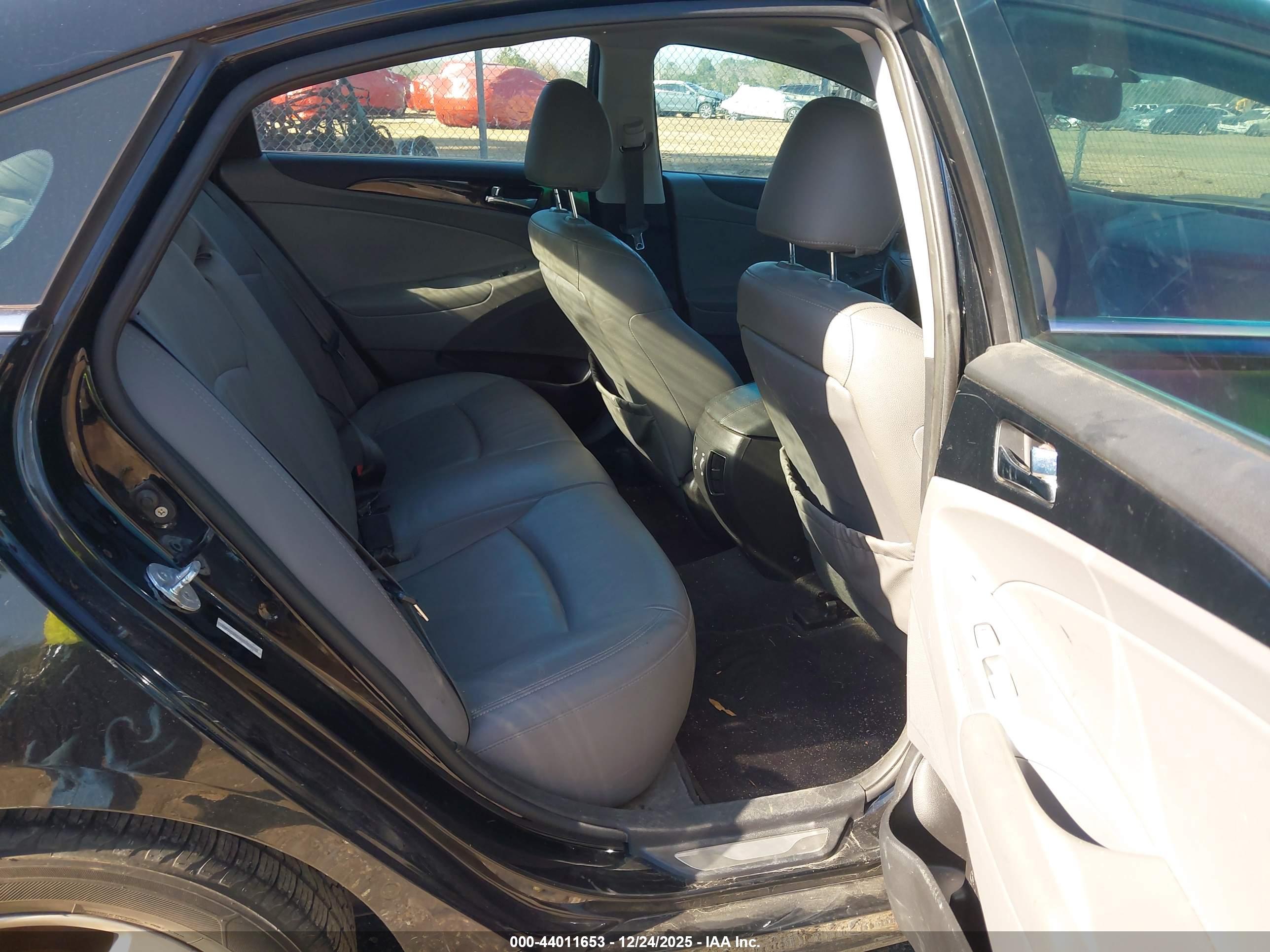 HYUNDAI SONATA image 8