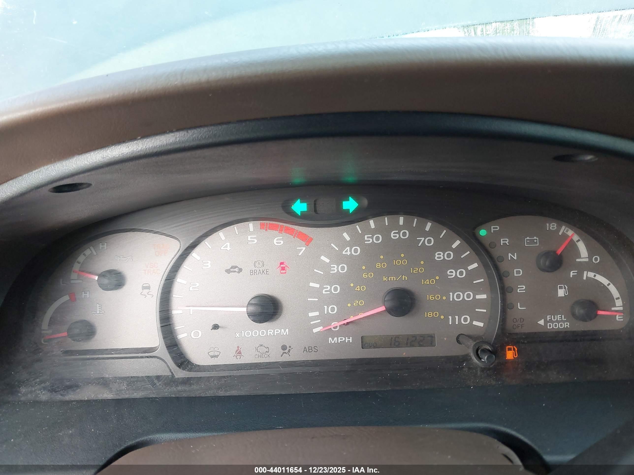 TOYOTA SEQUOIA image 7